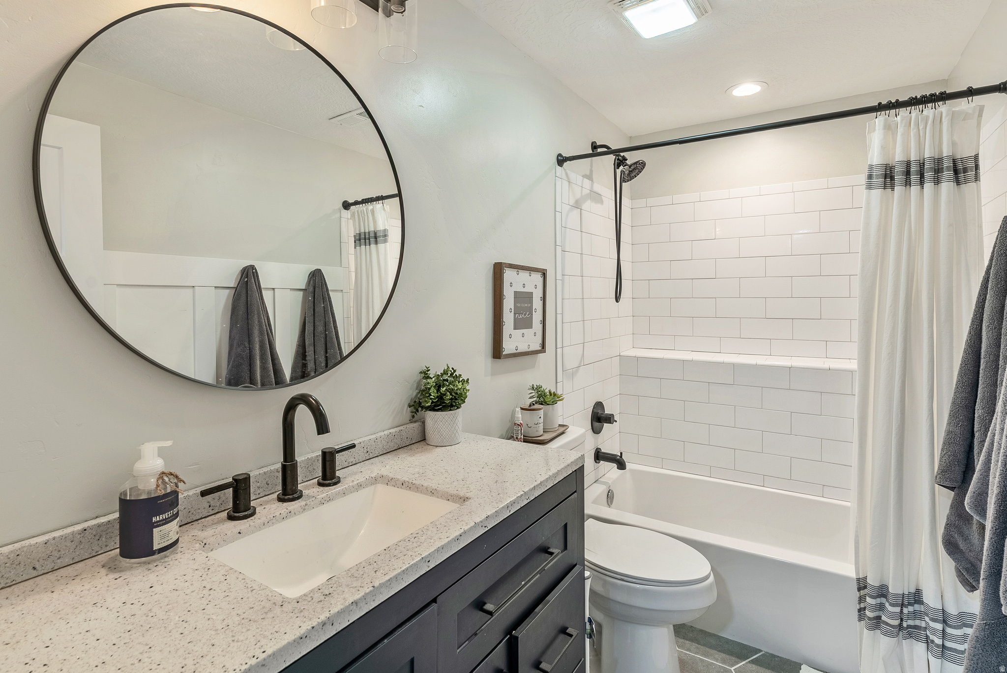 CANYON HILLS - Residential