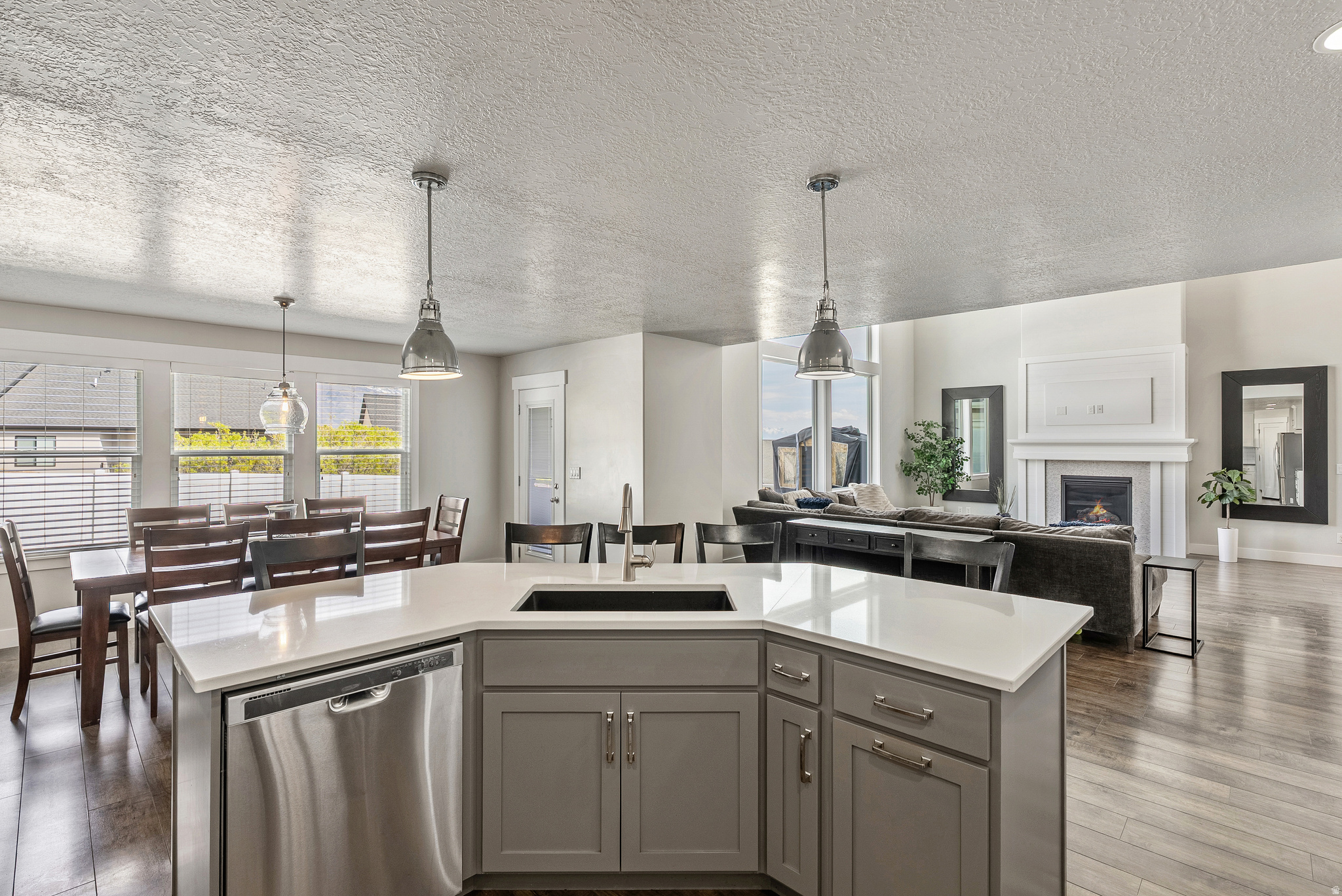 CANYON HILLS - Residential