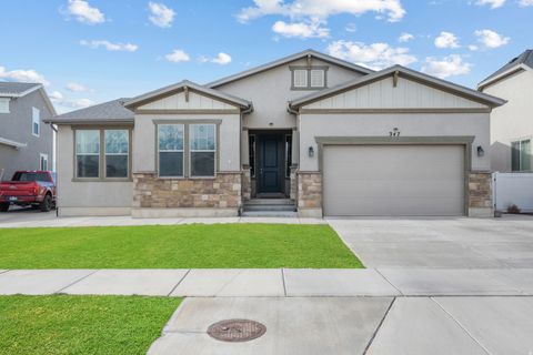 Photo of 347 N MAPLE SHADE LN, Lindon, UT 84042 (MLS # 2131358)