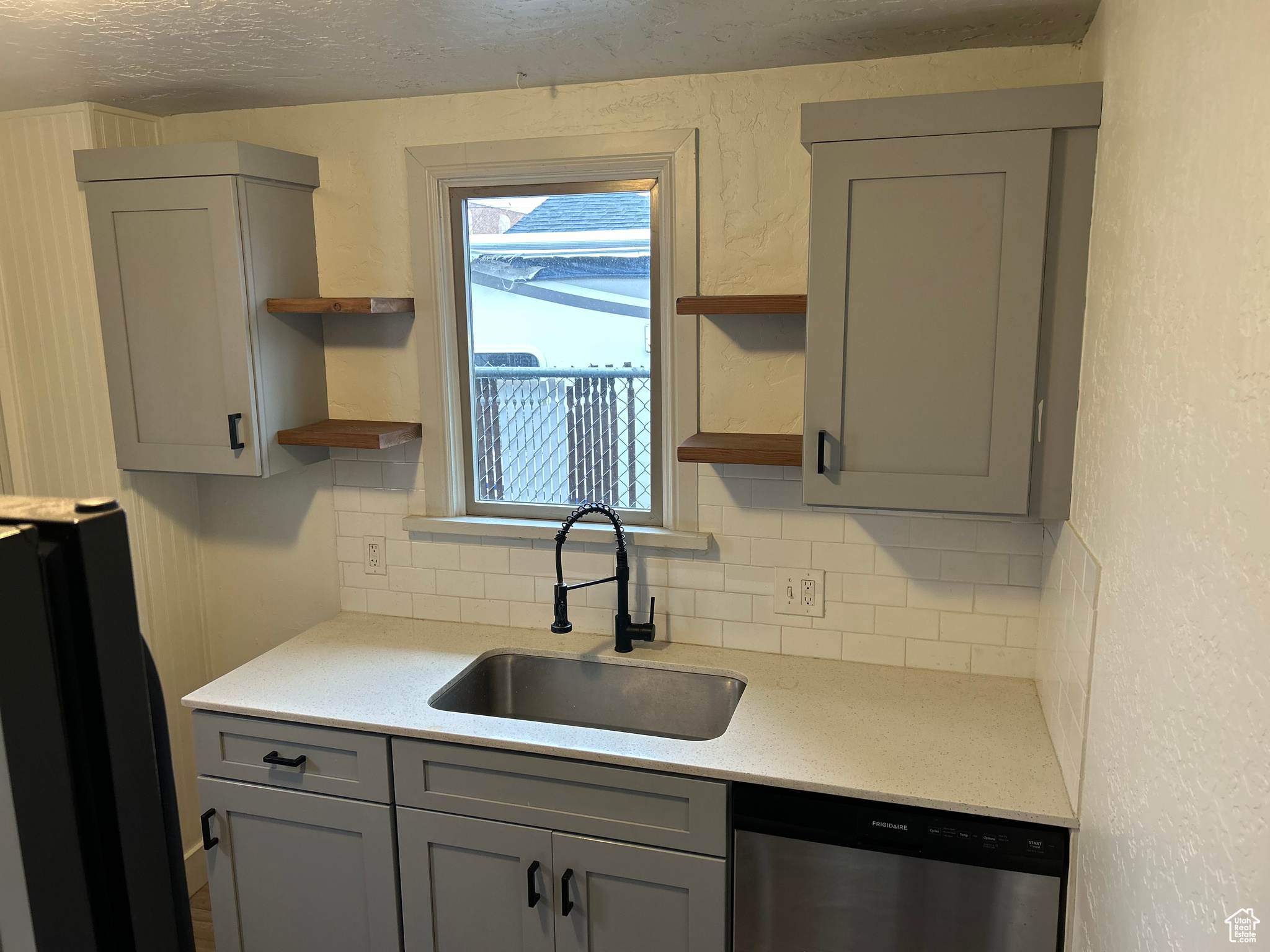 HANSEN'S SUB - Residential Lease