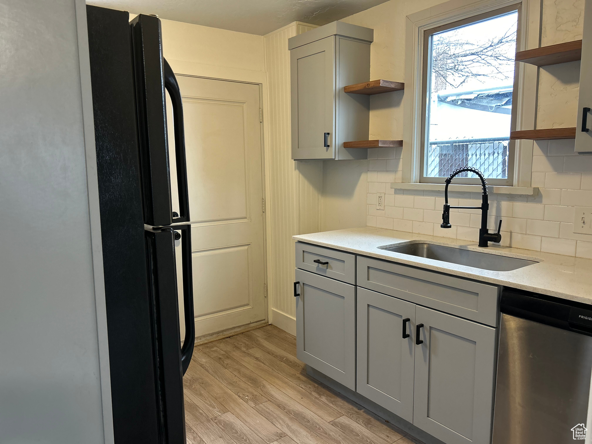 HANSEN'S SUB - Residential Lease