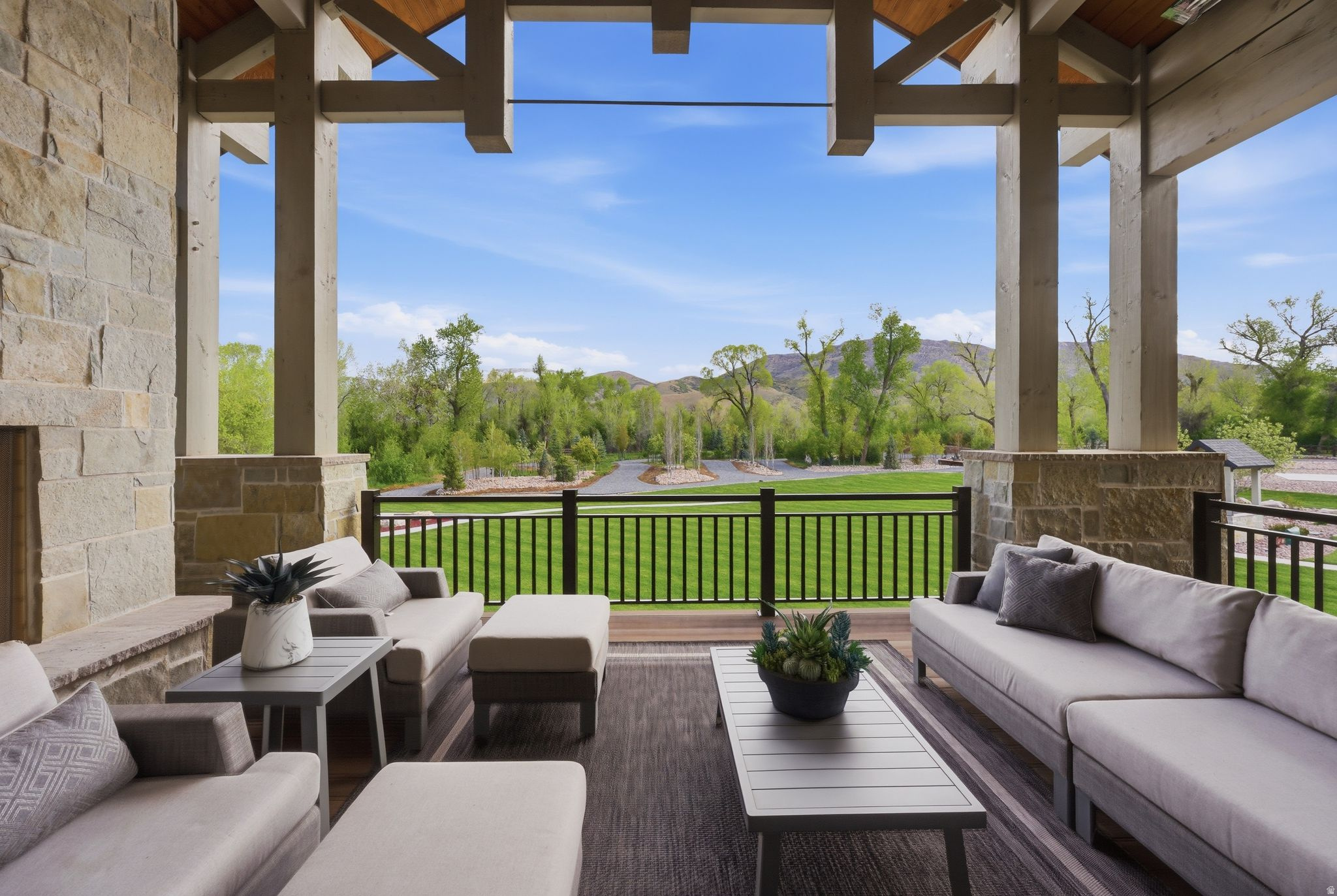 SILVER SUMMIT ESTATES - Residential