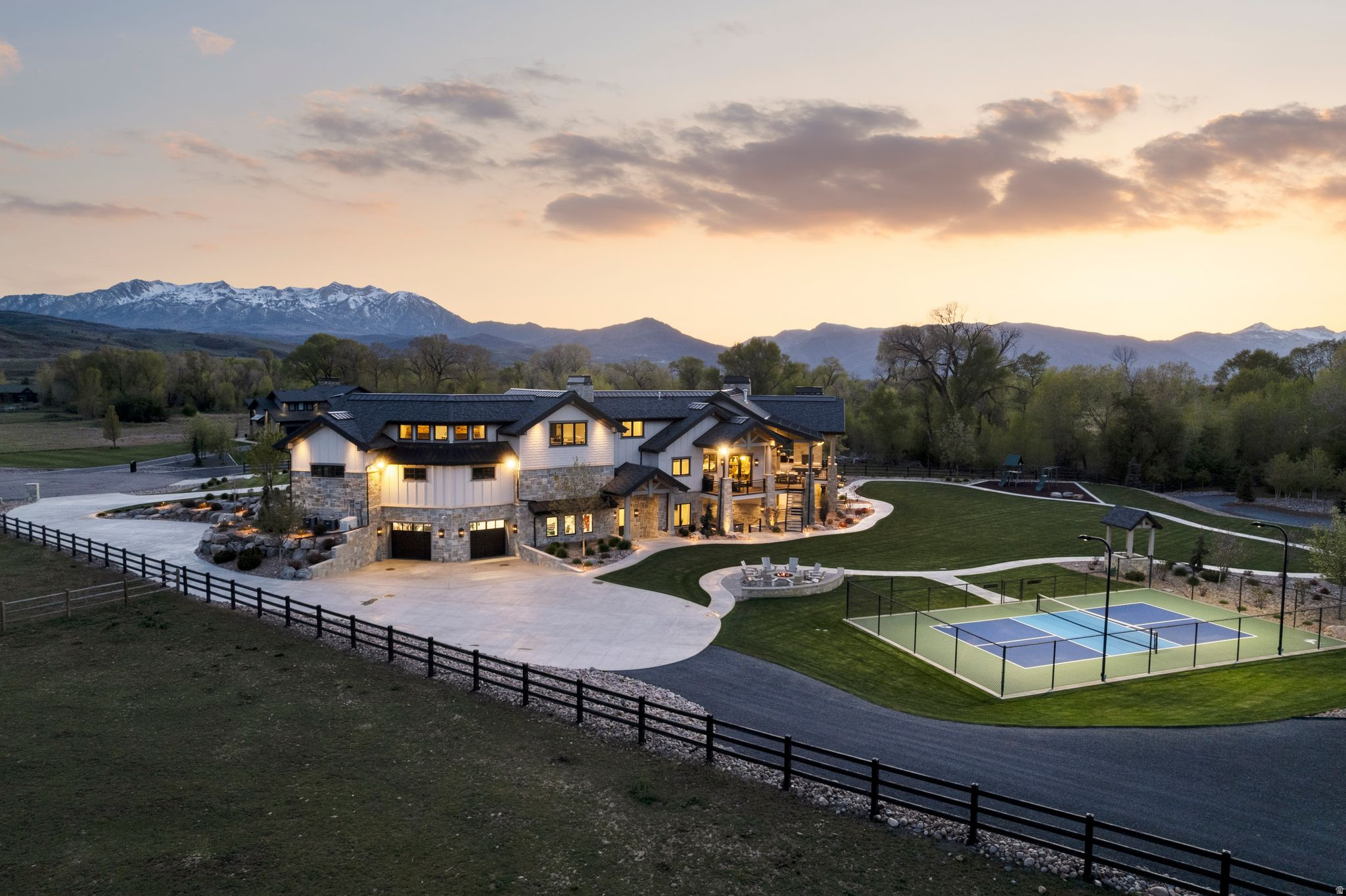 SILVER SUMMIT ESTATES - Residential