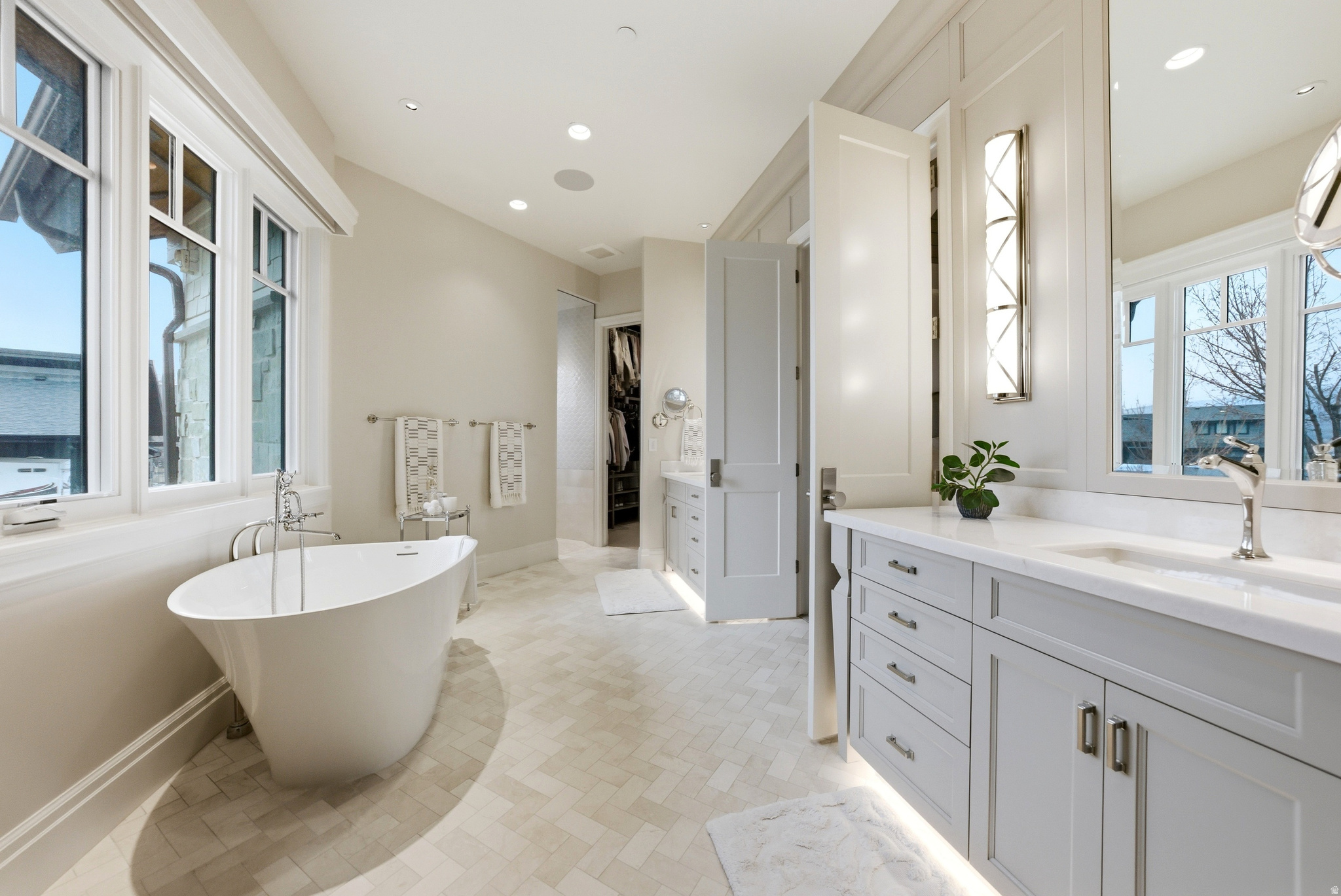 SILVER SUMMIT ESTATES - Residential