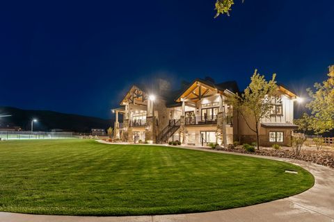 Tiny photo for 1034 S 9150 E, Huntsville, UT 84317 (MLS # 2154352)