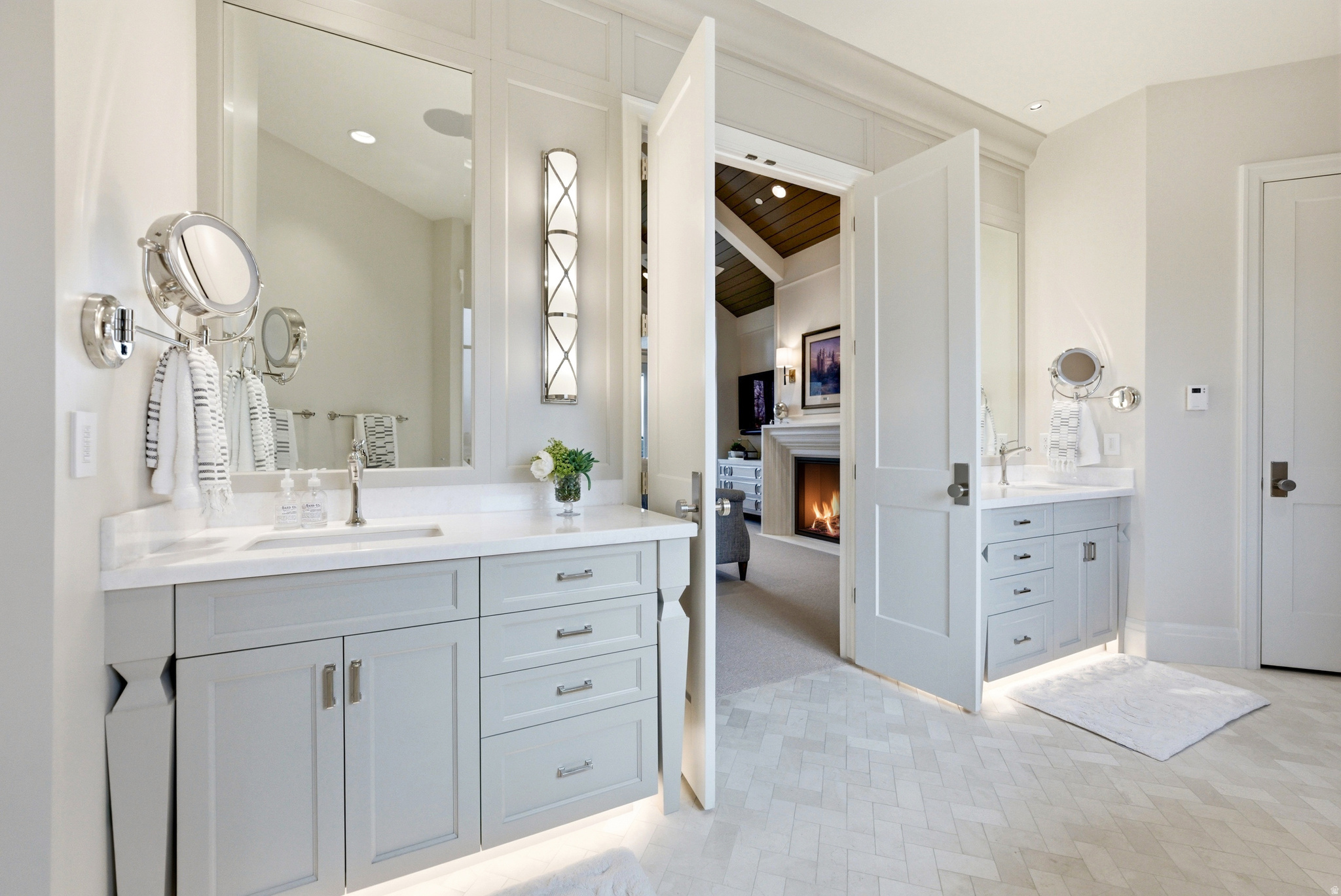 SILVER SUMMIT ESTATES - Residential