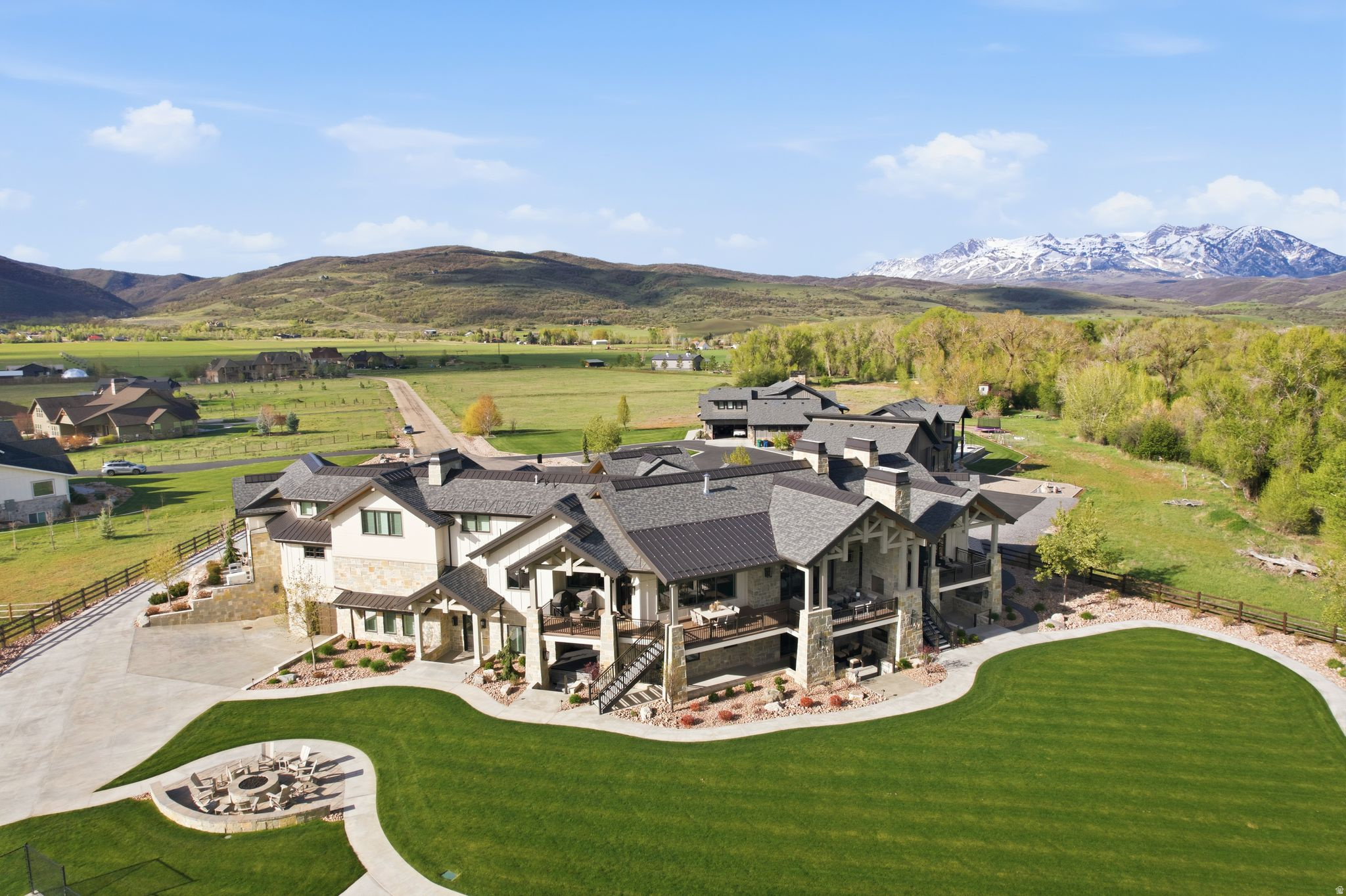 SILVER SUMMIT ESTATES - Residential