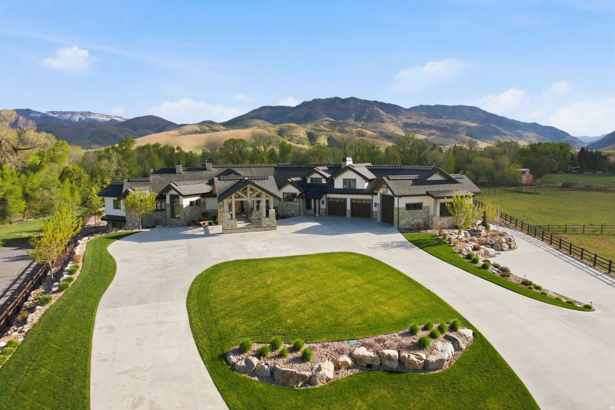 SILVER SUMMIT ESTATES - Residential