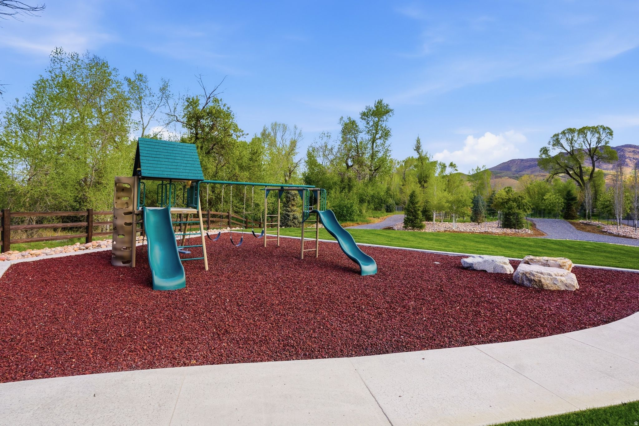 SILVER SUMMIT ESTATES - Residential