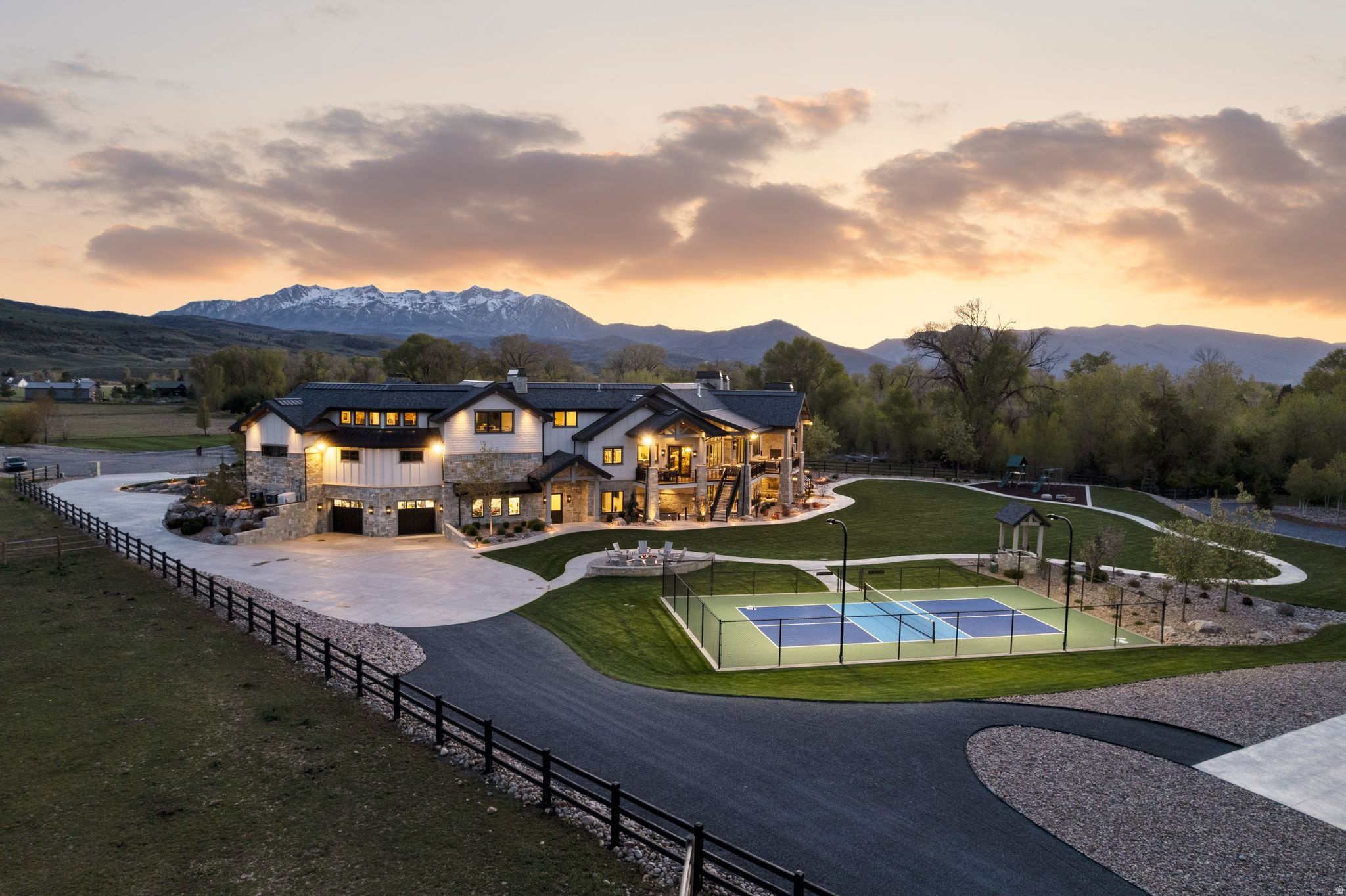 SILVER SUMMIT ESTATES - Residential
