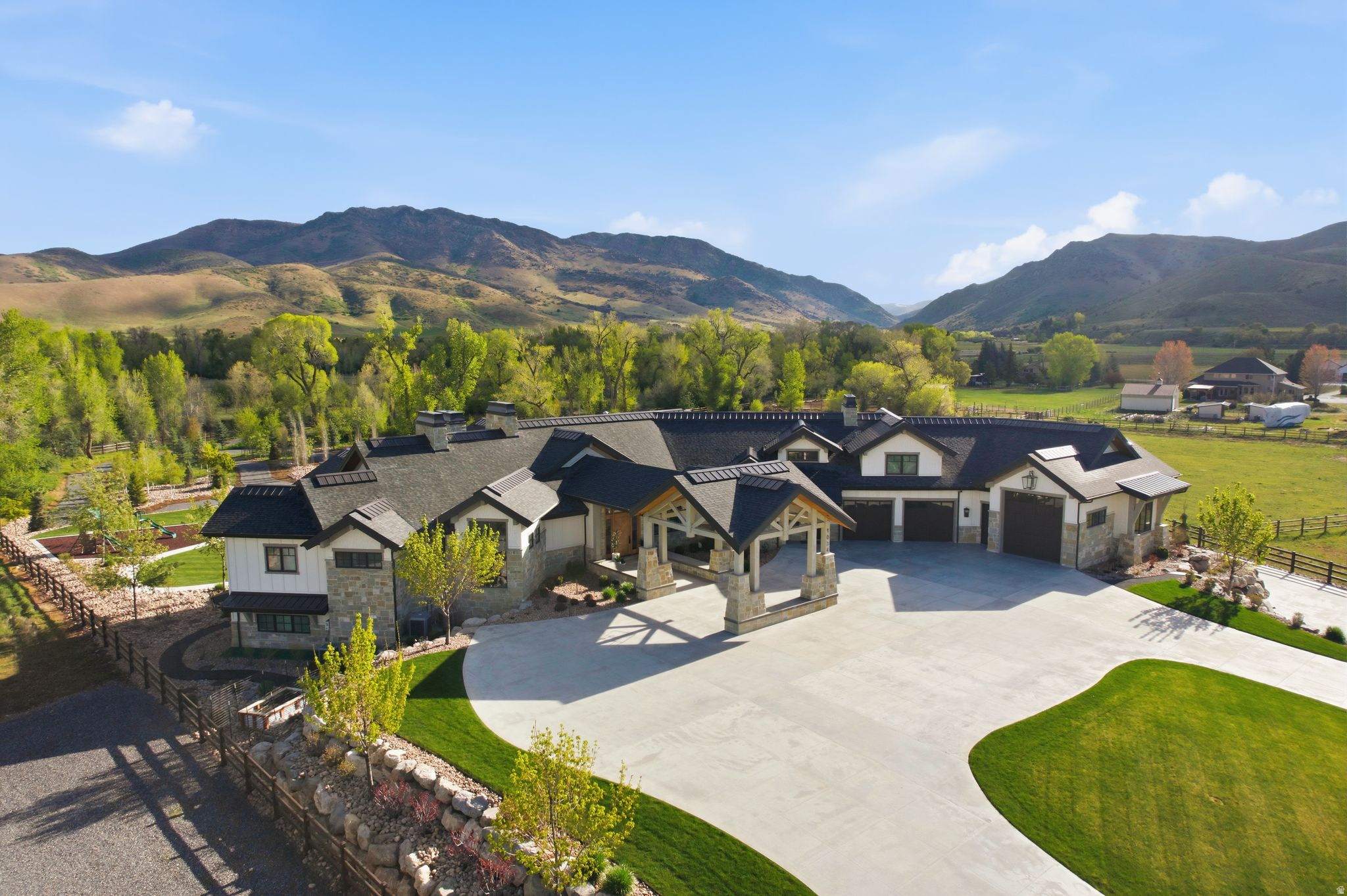 SILVER SUMMIT ESTATES - Residential
