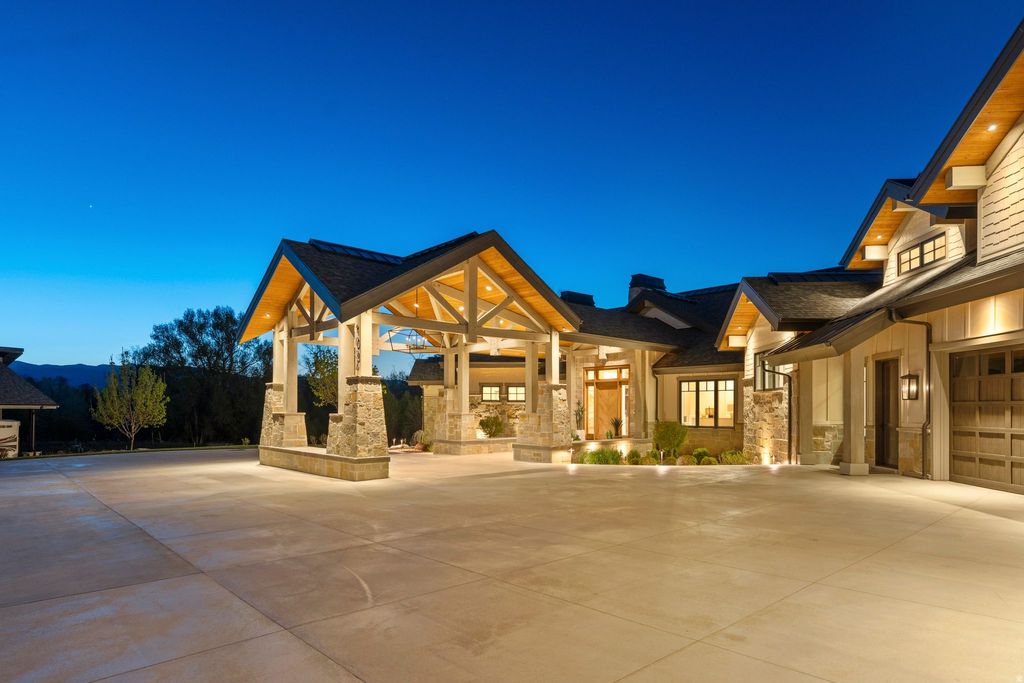 Photo of 1034 S 9150 E, Huntsville, UT 84317 (MLS # 2154352)