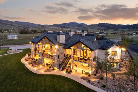 Tiny photo for 1034 S 9150 E, Huntsville, UT 84317 (MLS # 2154352)