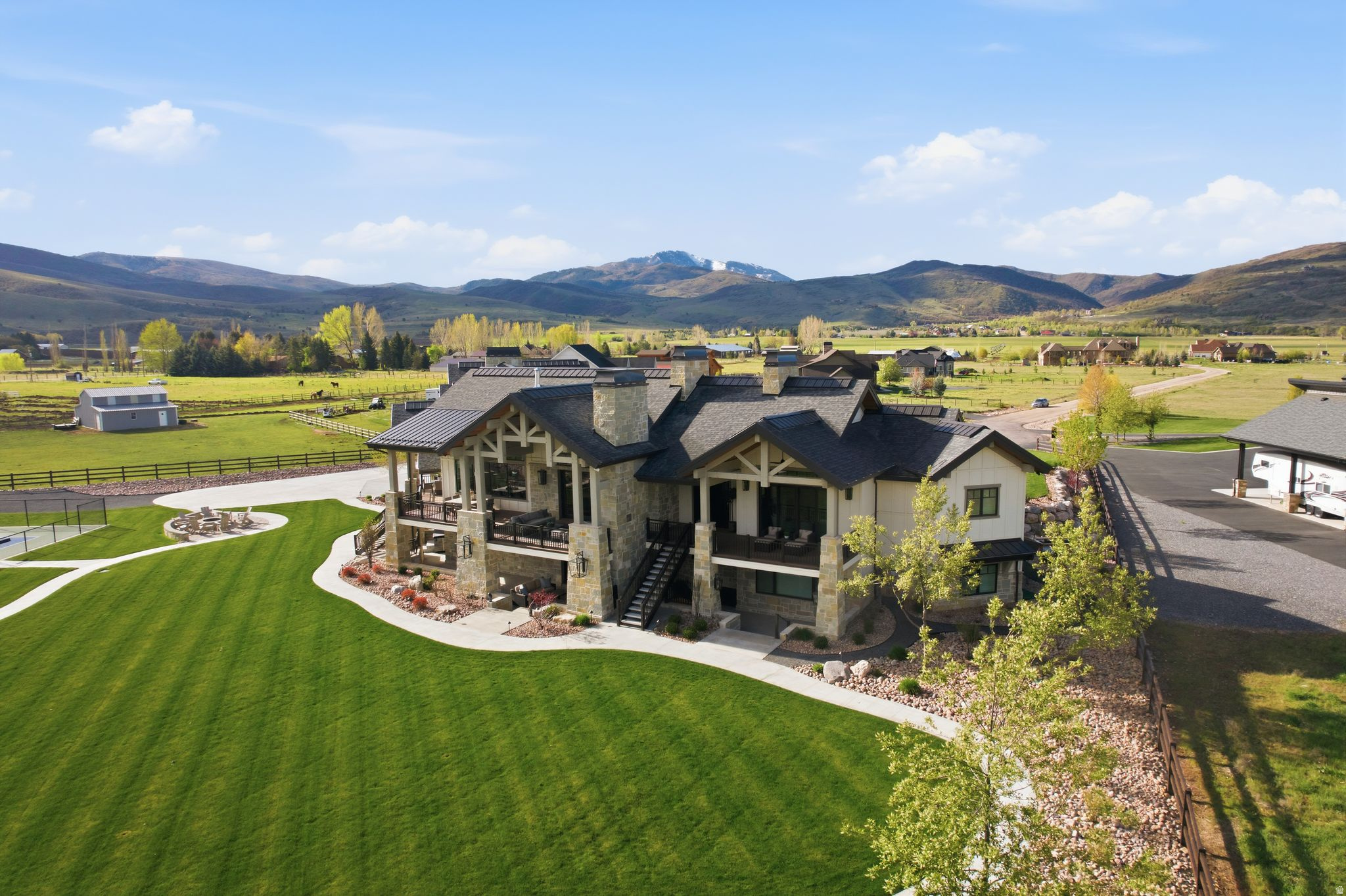 SILVER SUMMIT ESTATES - Residential