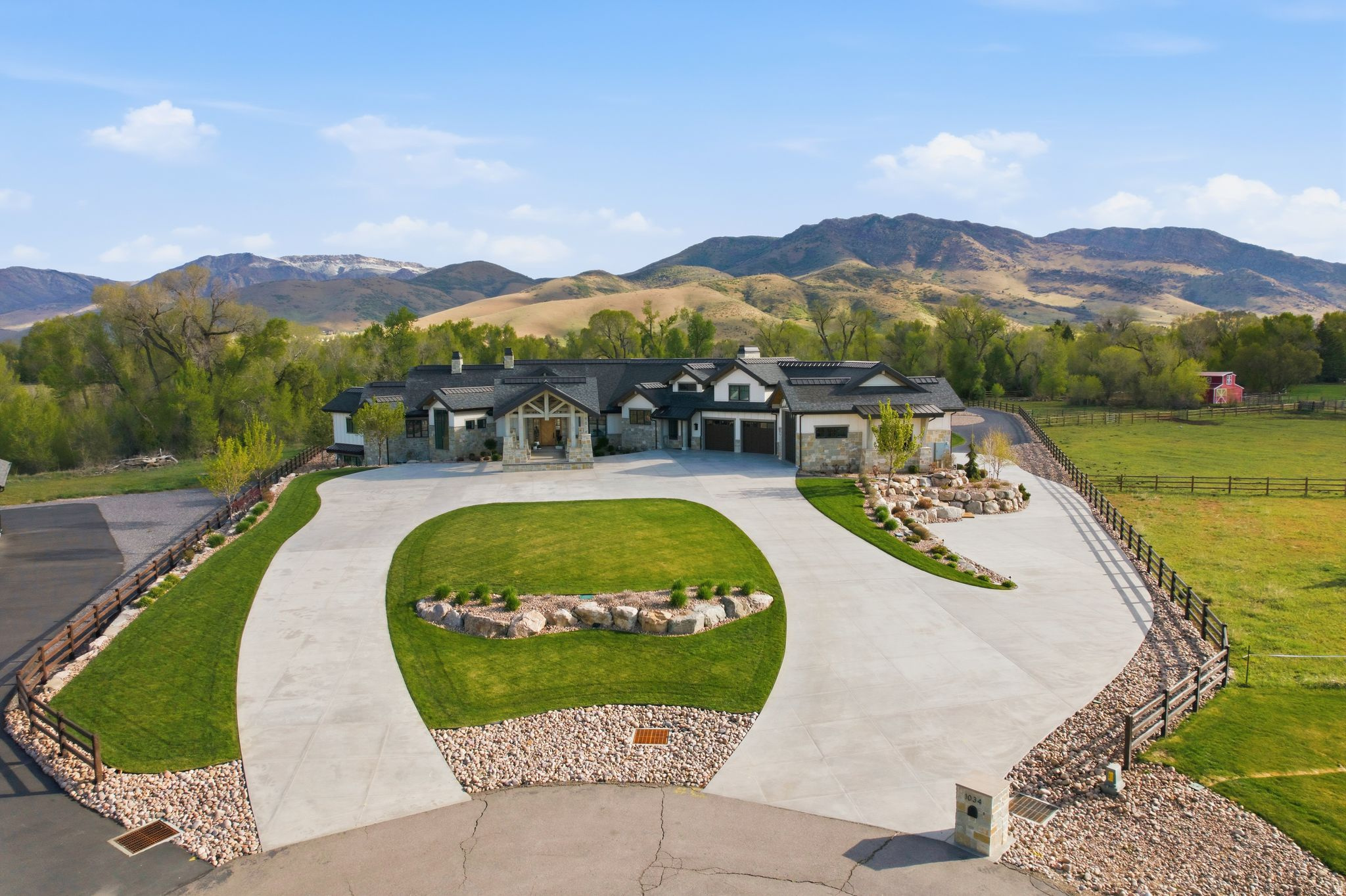 SILVER SUMMIT ESTATES - Residential