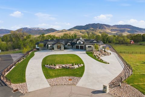 Tiny photo for 1034 S 9150 E, Huntsville, UT 84317 (MLS # 2154352)