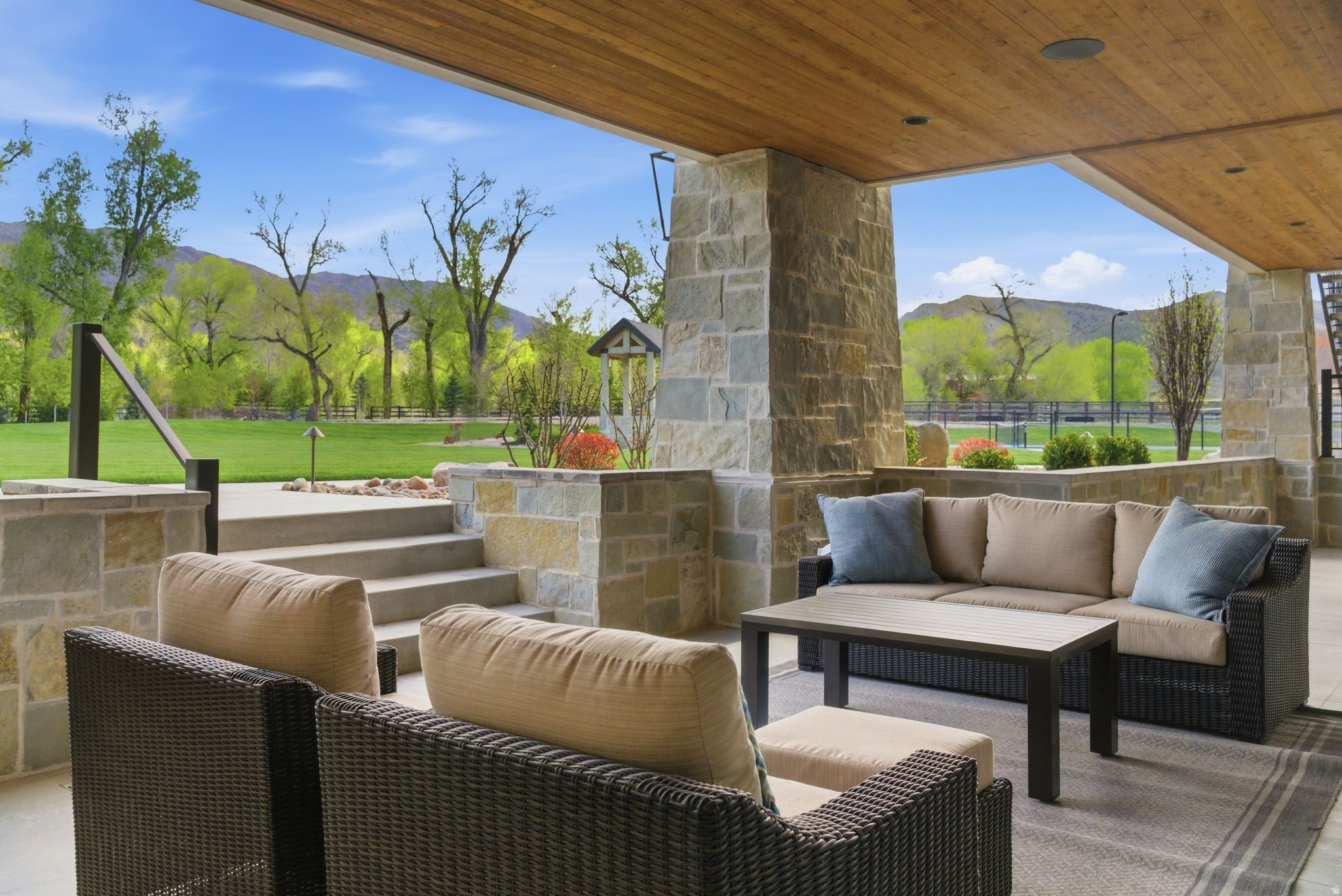 SILVER SUMMIT ESTATES - Residential