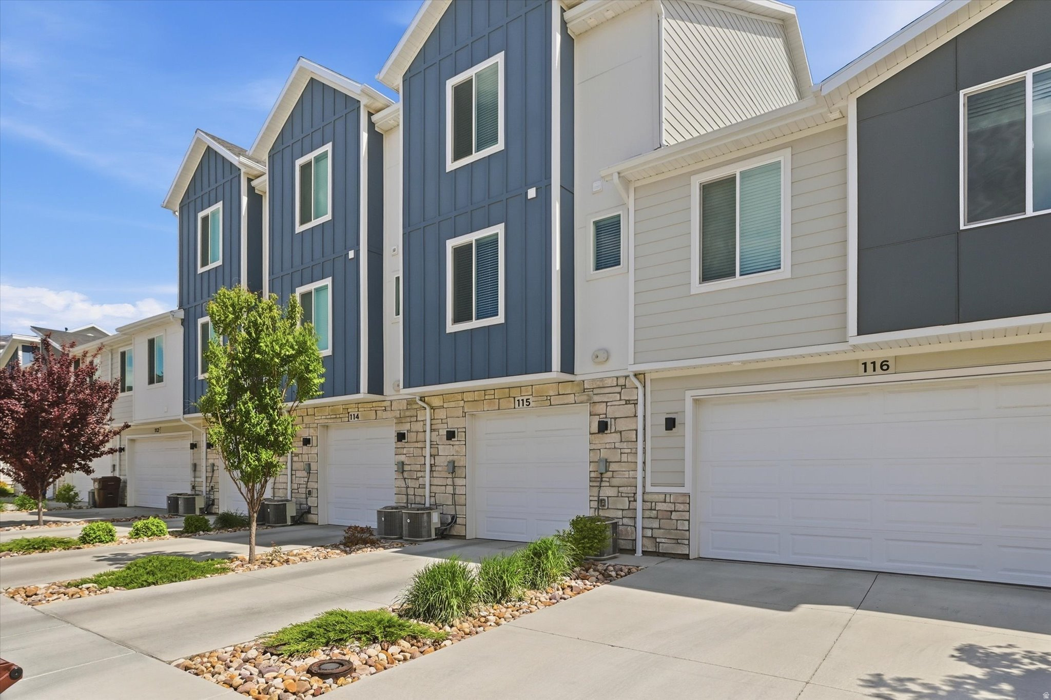 PROMINENCE POINT SUB - Residential