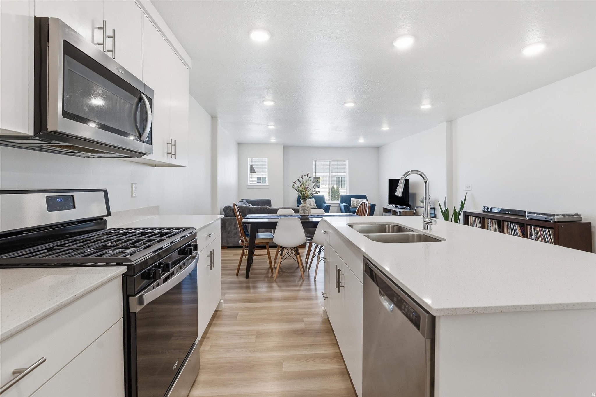 PROMINENCE POINT SUB - Residential