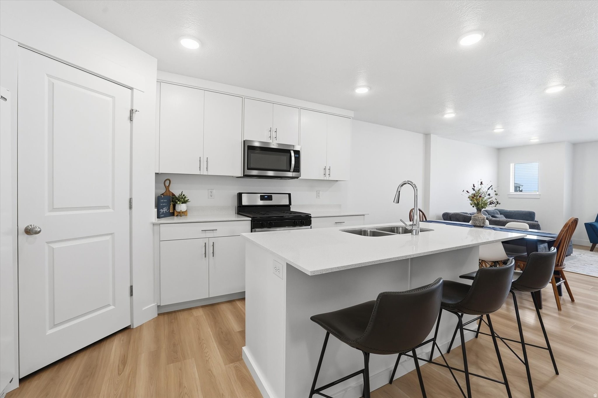 PROMINENCE POINT SUB - Residential