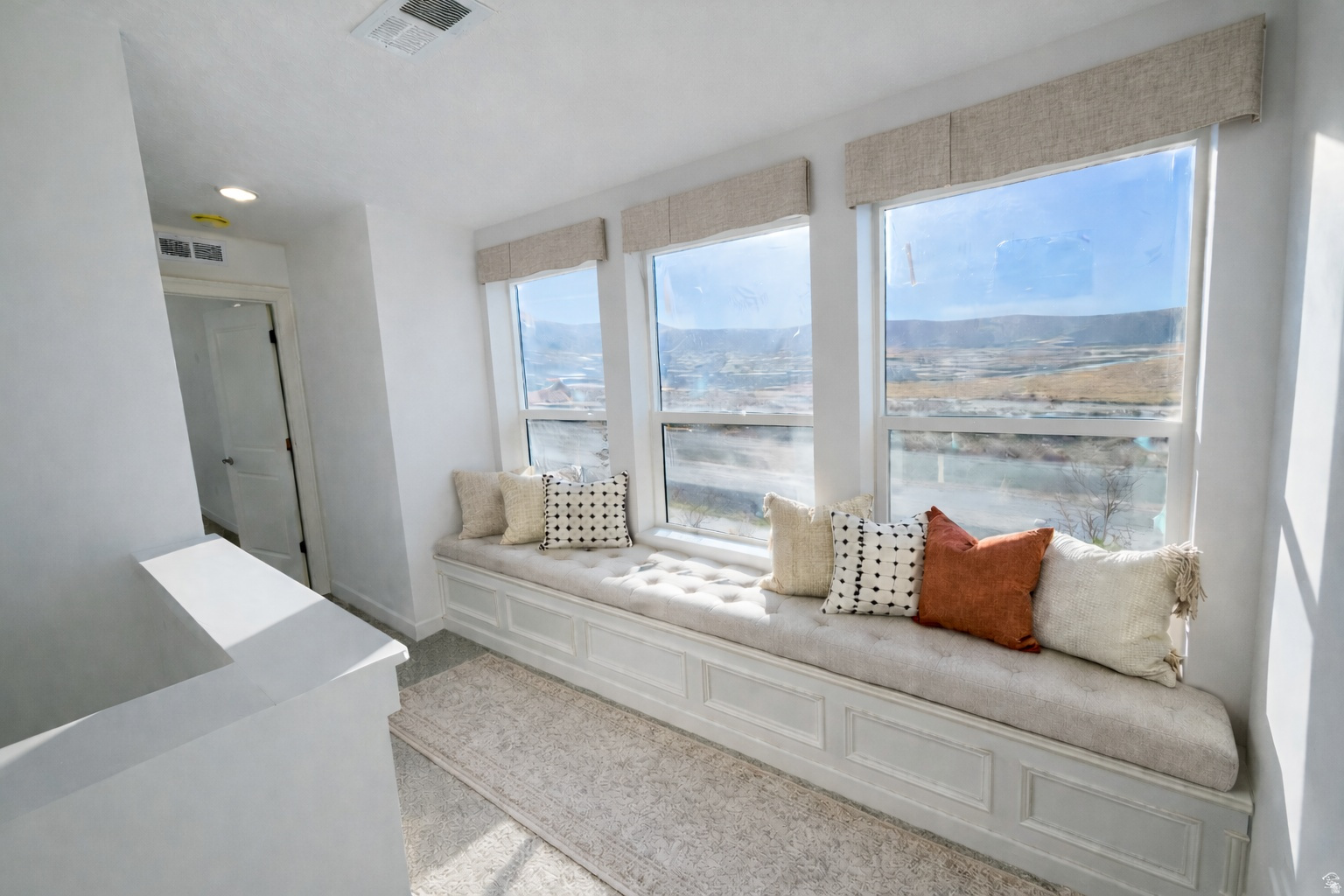 BEACON POINTE - Residential Income