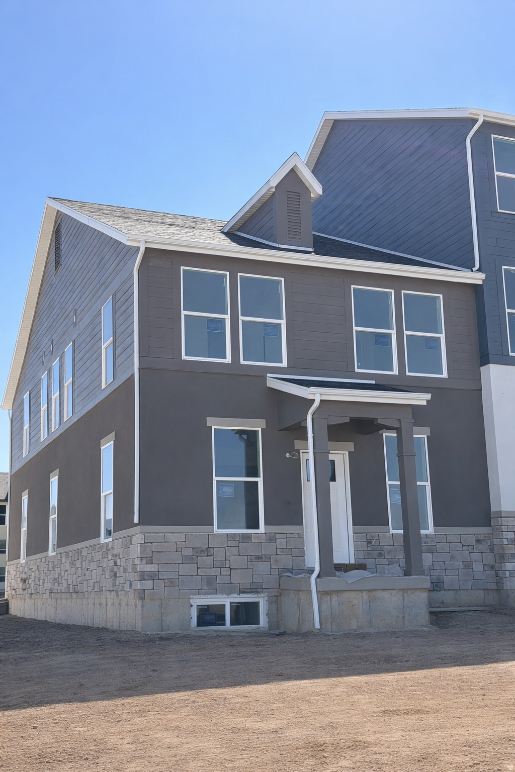 BEACON POINTE - Residential Income