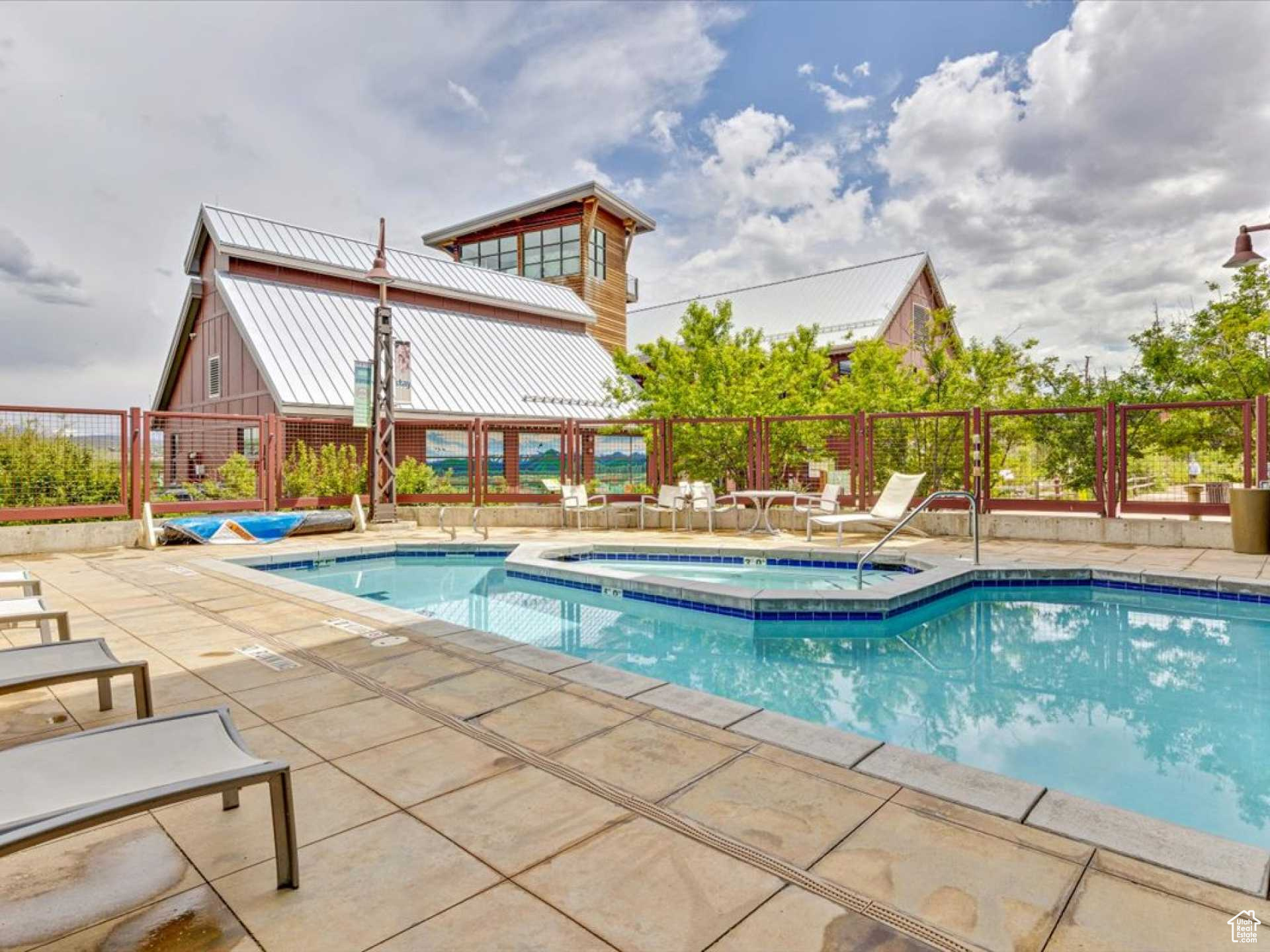 NEWPARK CONDO - Residential