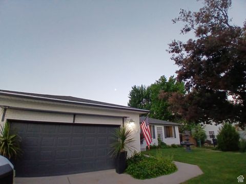 Tiny photo for 1584 E PETUNIA WAY, Sandy, UT 84092 (MLS # 2092480)