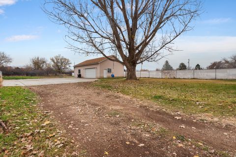 Tiny photo for 844 N 1000 W, Clinton, UT 84015 (MLS # 2123855)