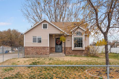Tiny photo for 844 N 1000 W, Clinton, UT 84015 (MLS # 2123855)