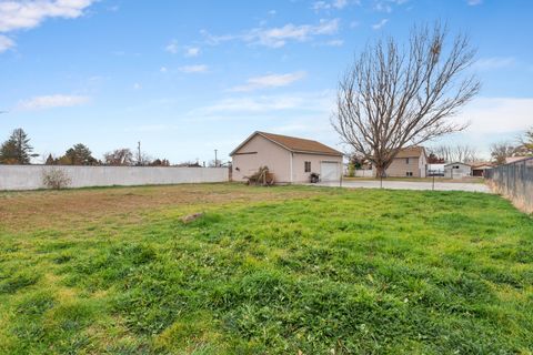 Tiny photo for 844 N 1000 W, Clinton, UT 84015 (MLS # 2123855)