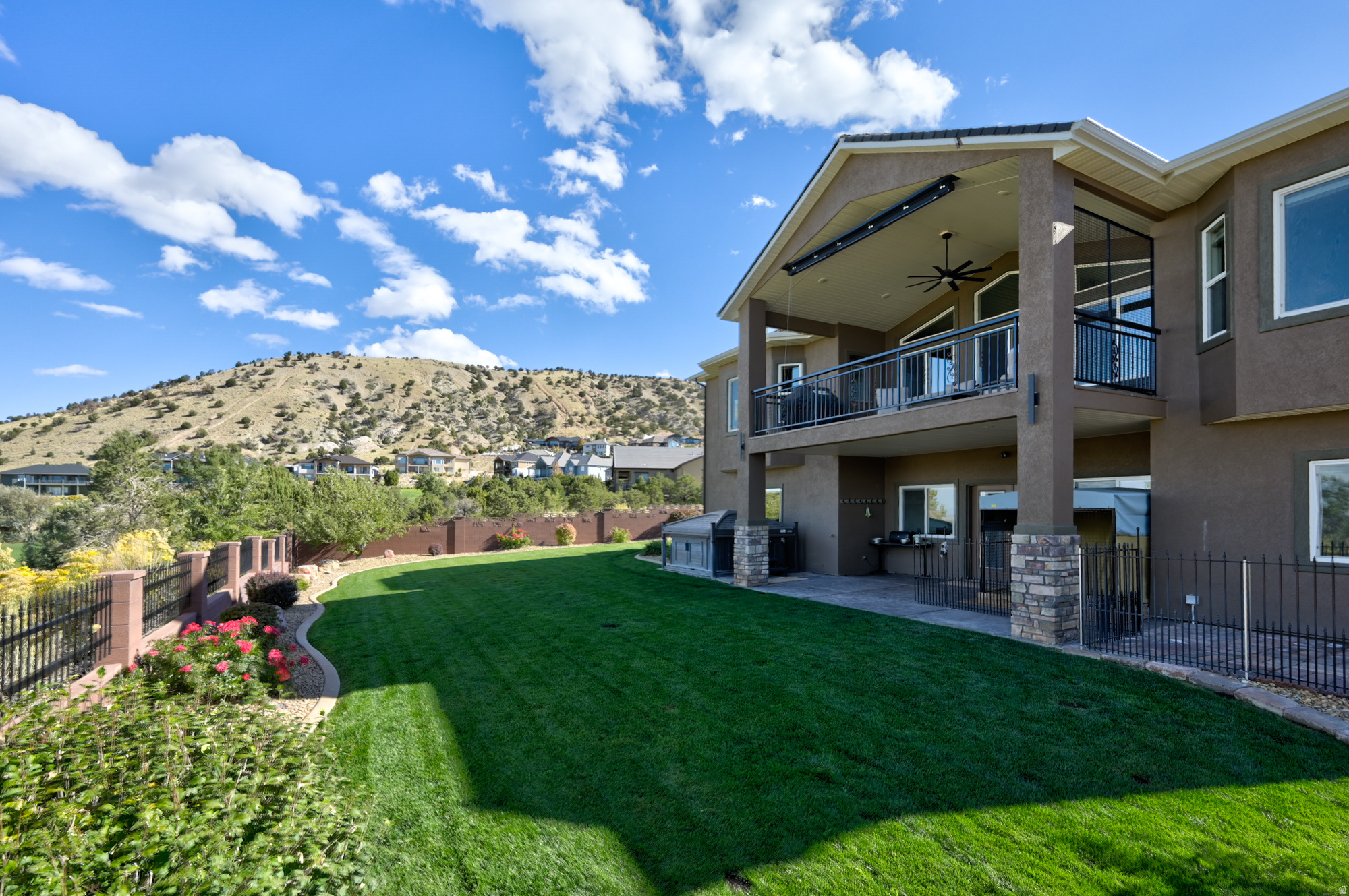 CANYON RIDGE - Residential