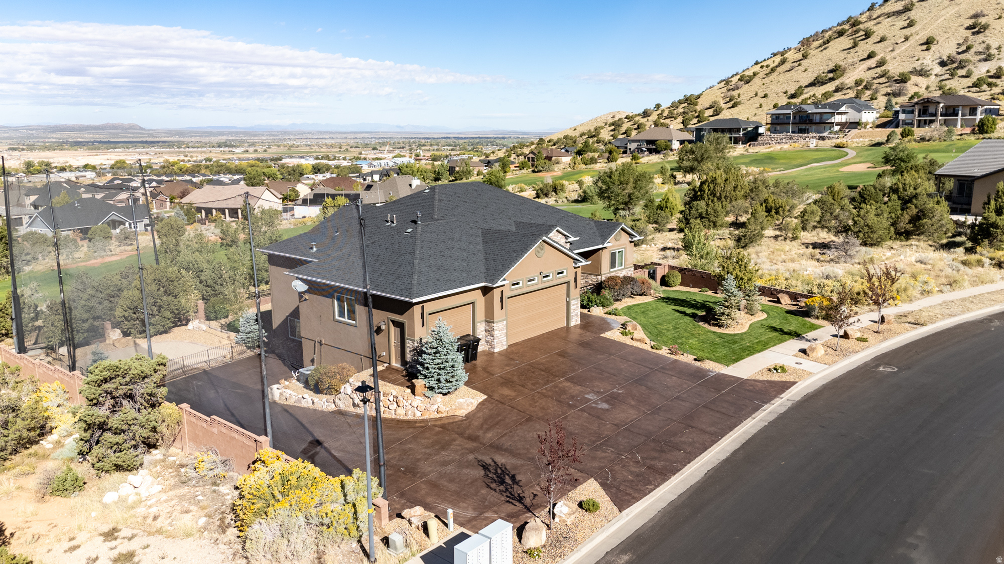 CANYON RIDGE - Residential