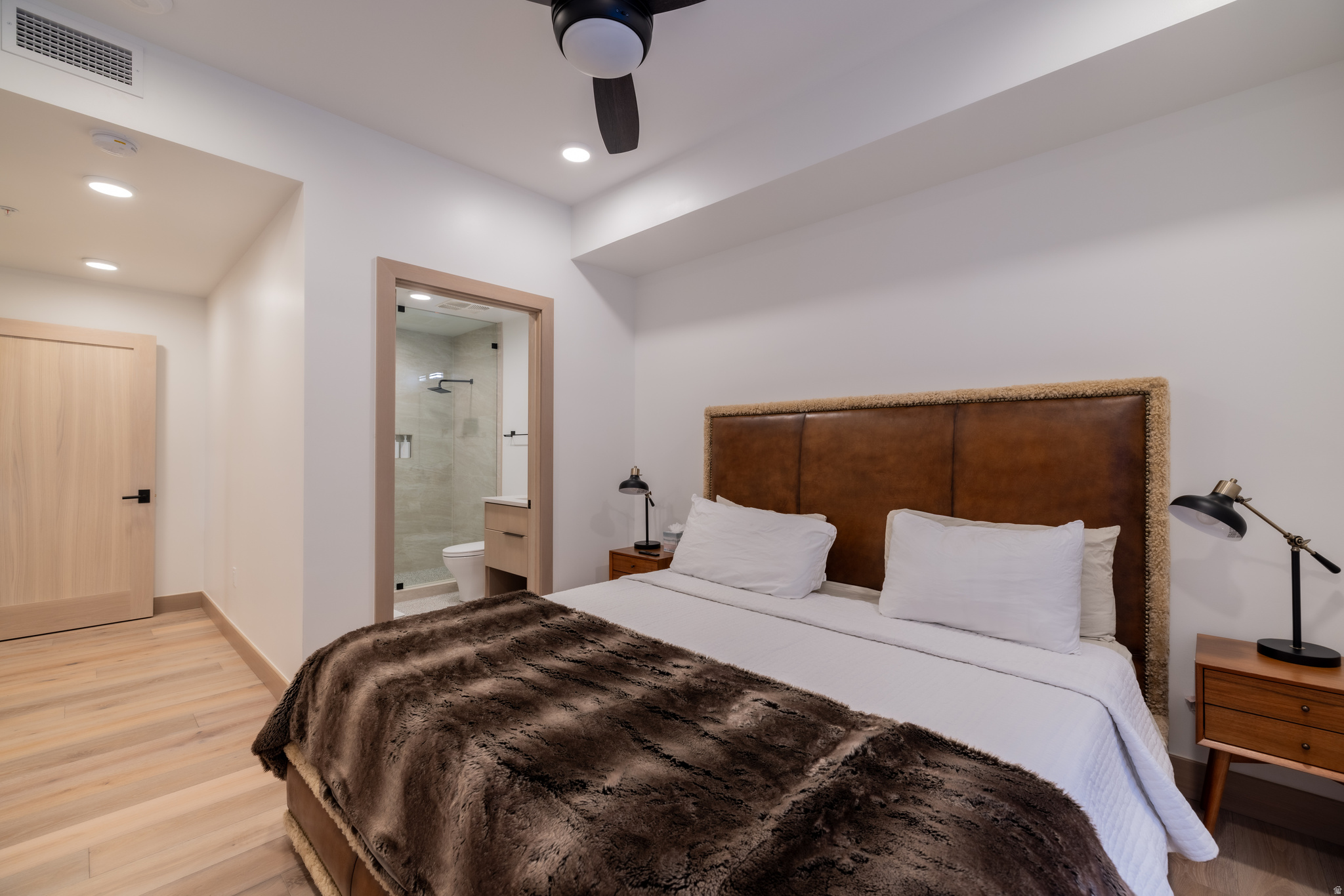 KINGS CROWN - Residential