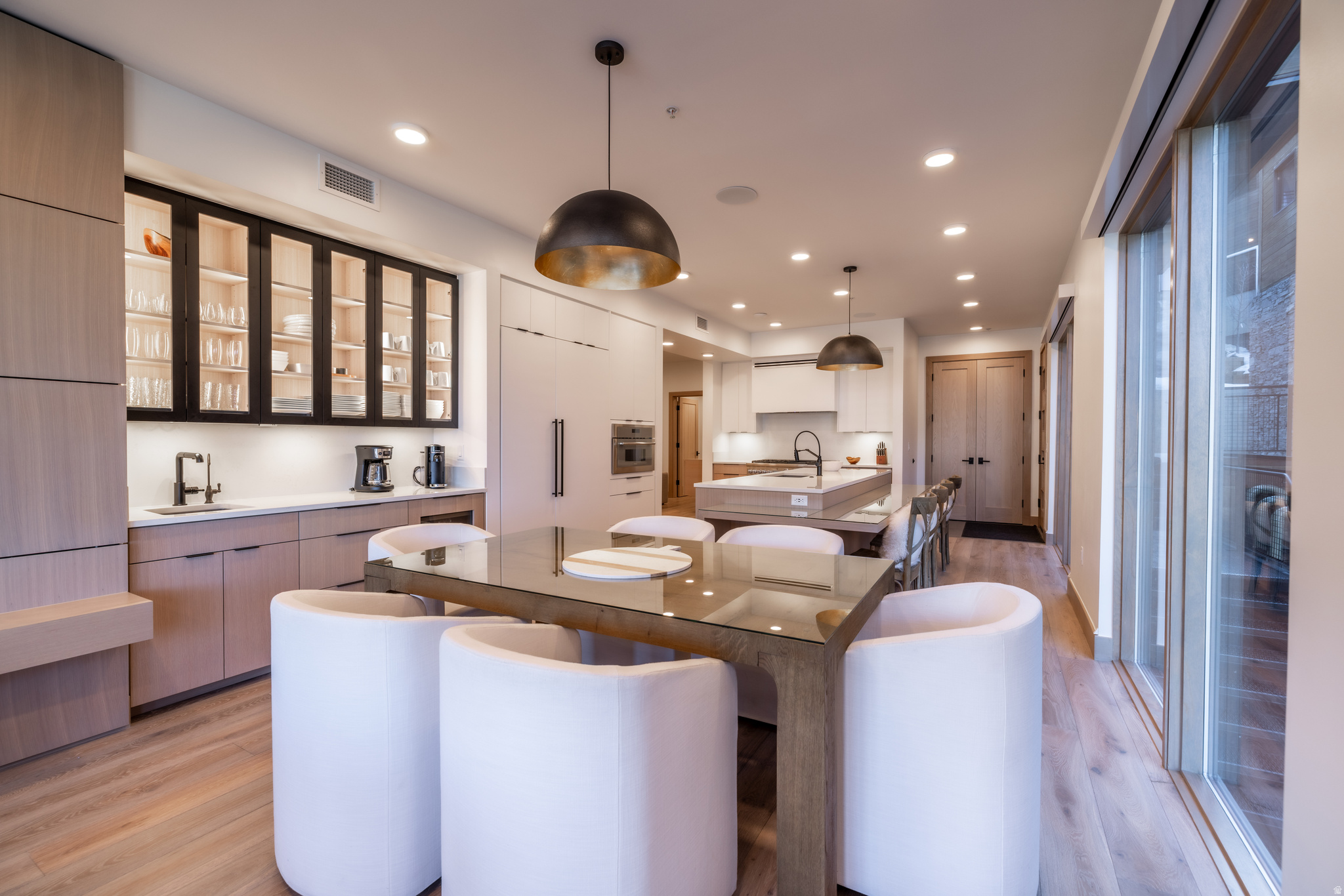 KINGS CROWN - Residential