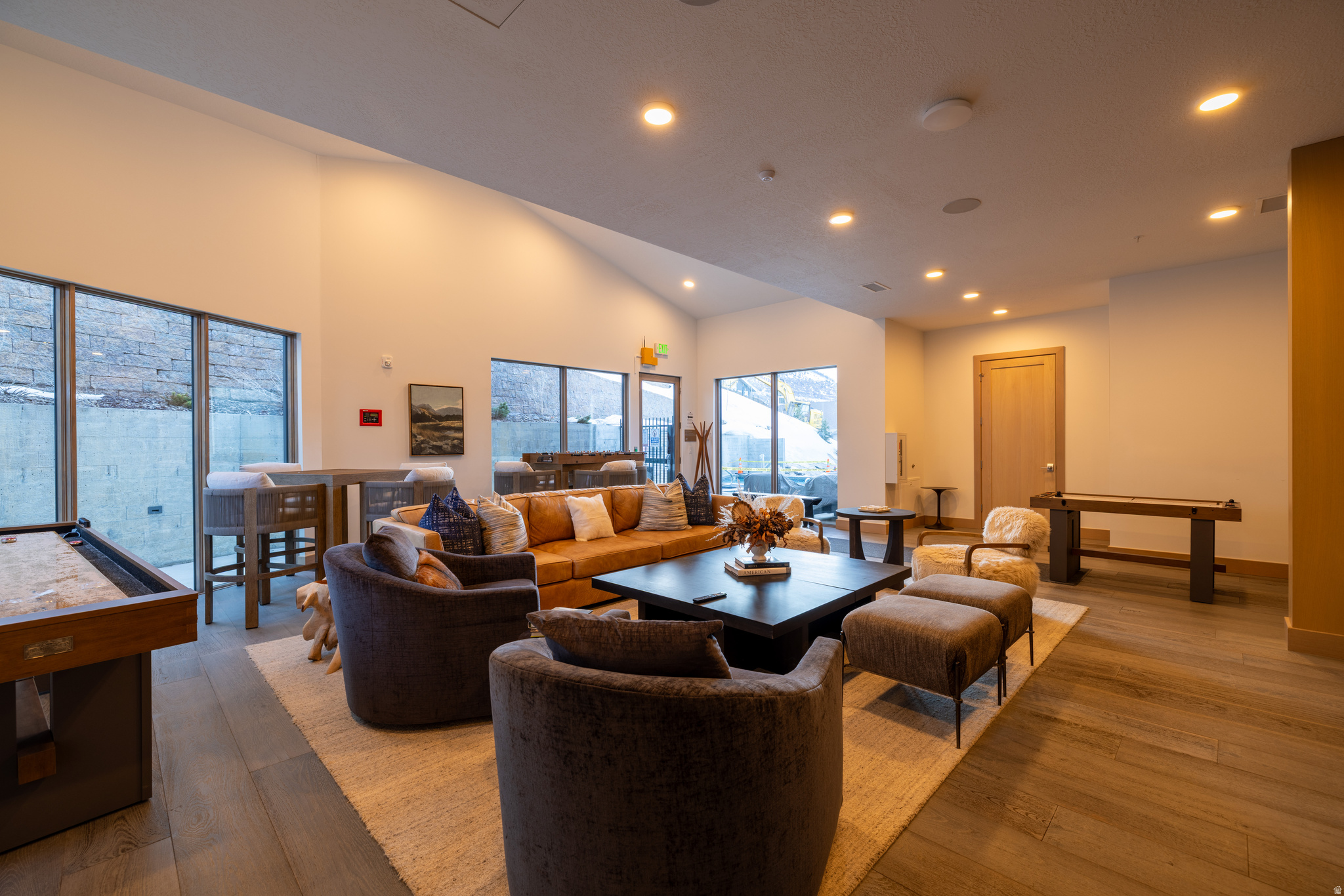 KINGS CROWN - Residential