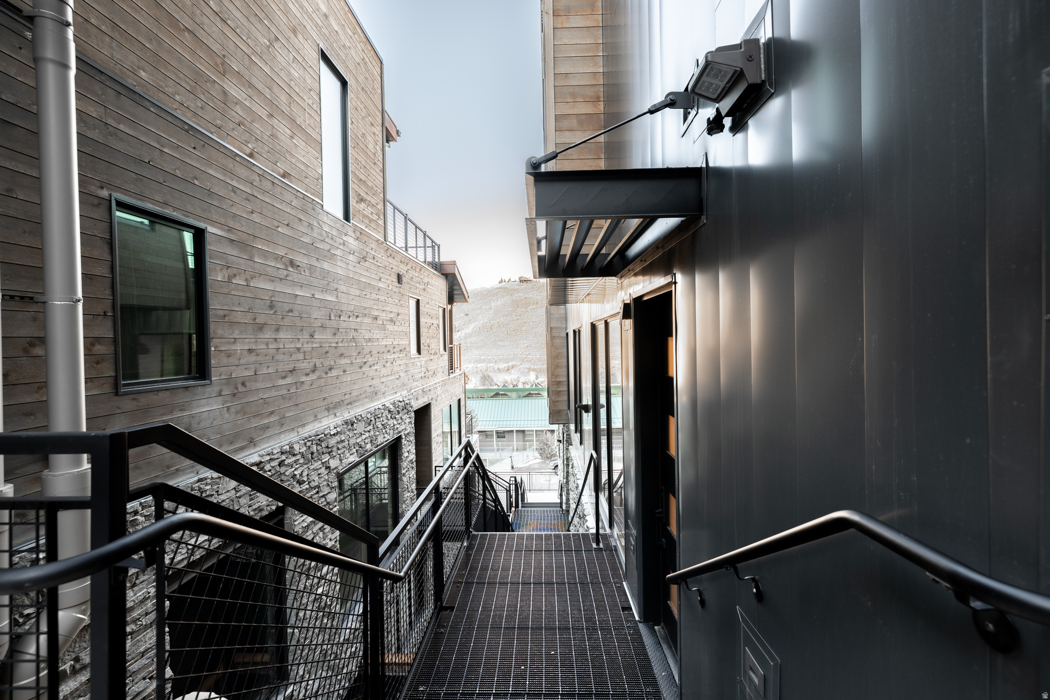 KINGS CROWN - Residential