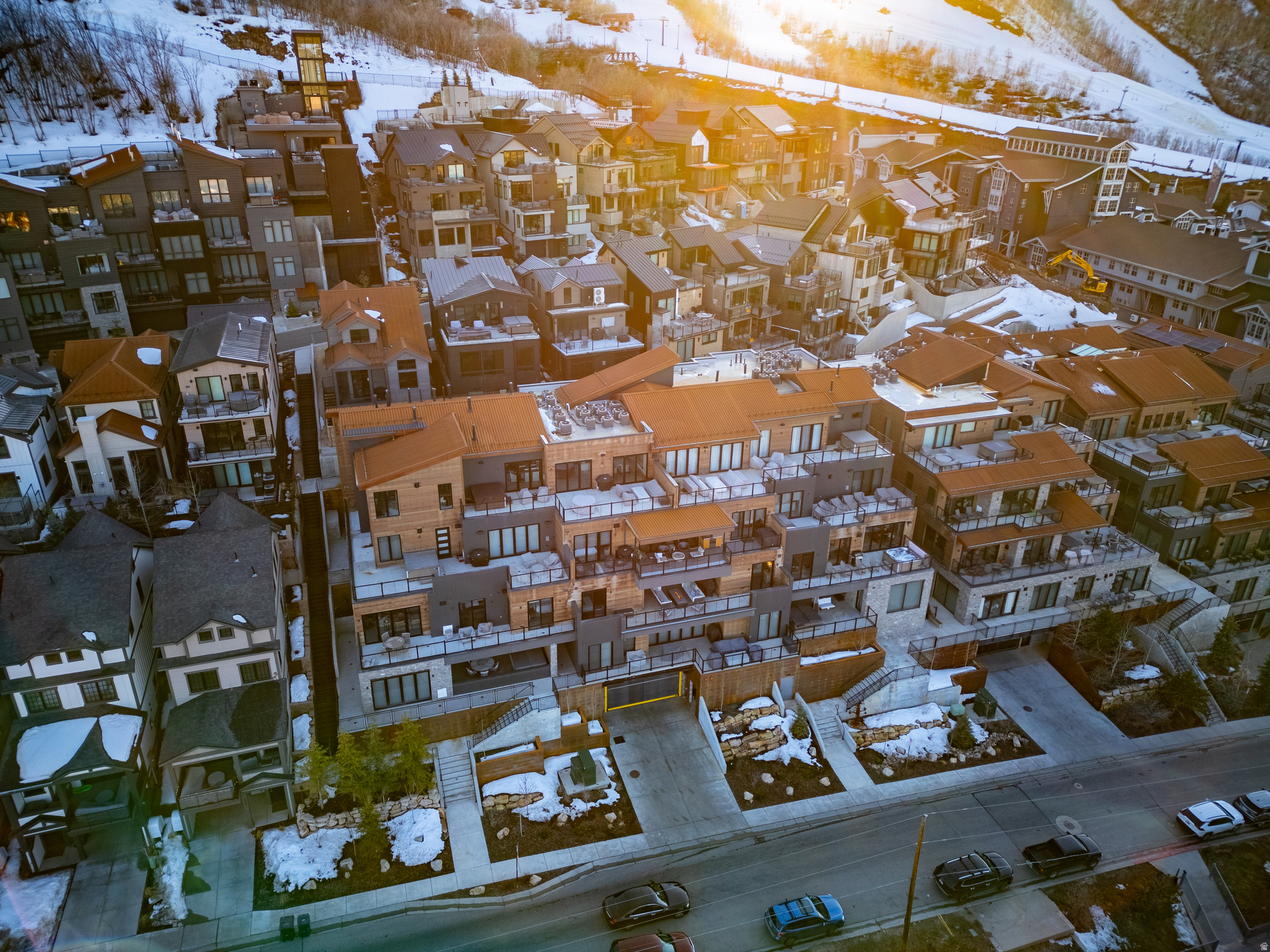 KINGS CROWN - Residential