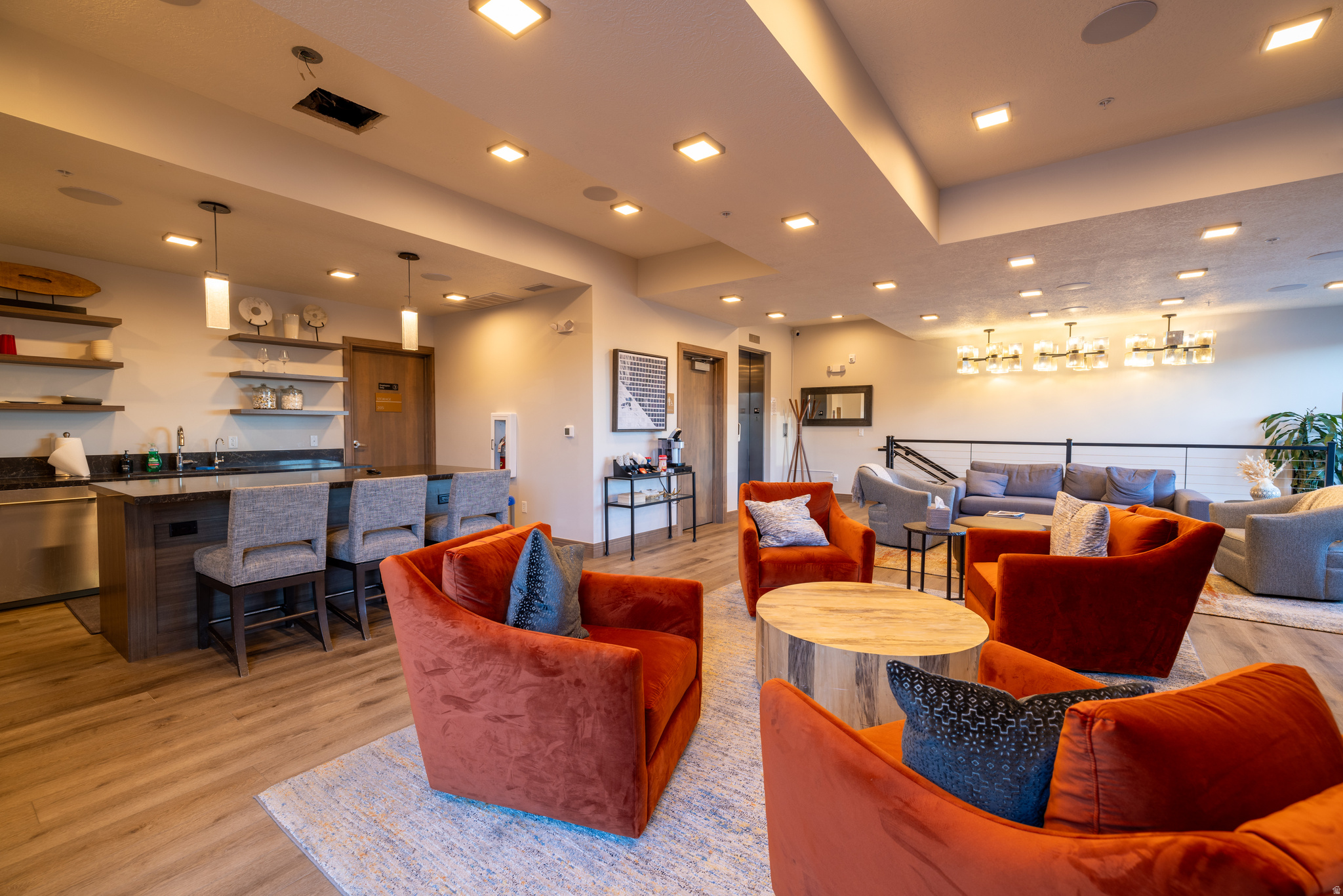 KINGS CROWN - Residential