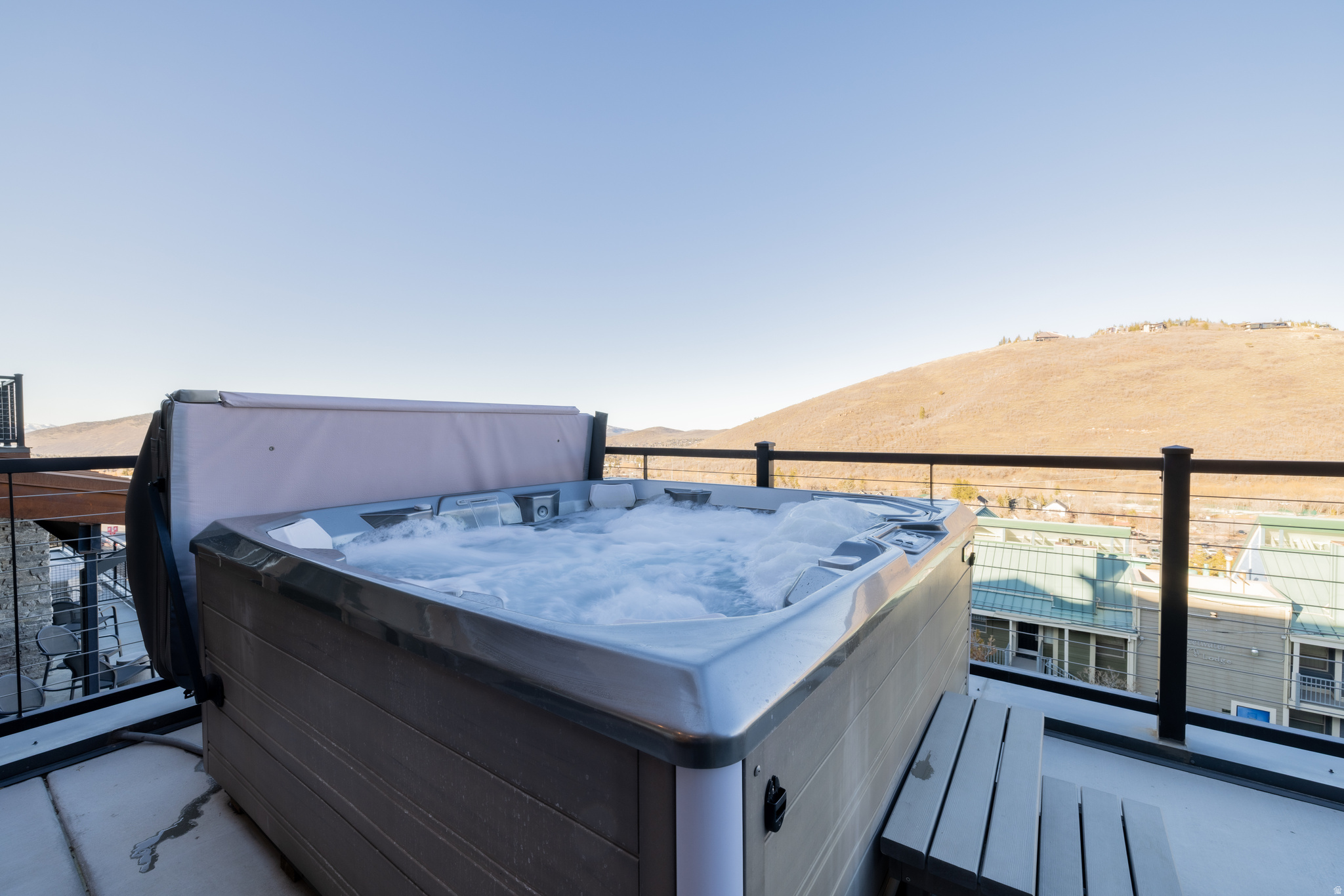 KINGS CROWN - Residential