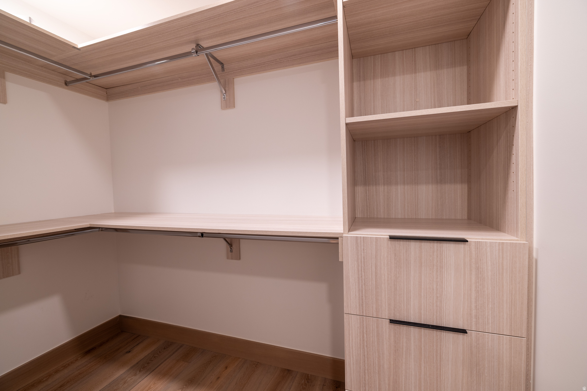 KINGS CROWN - Residential