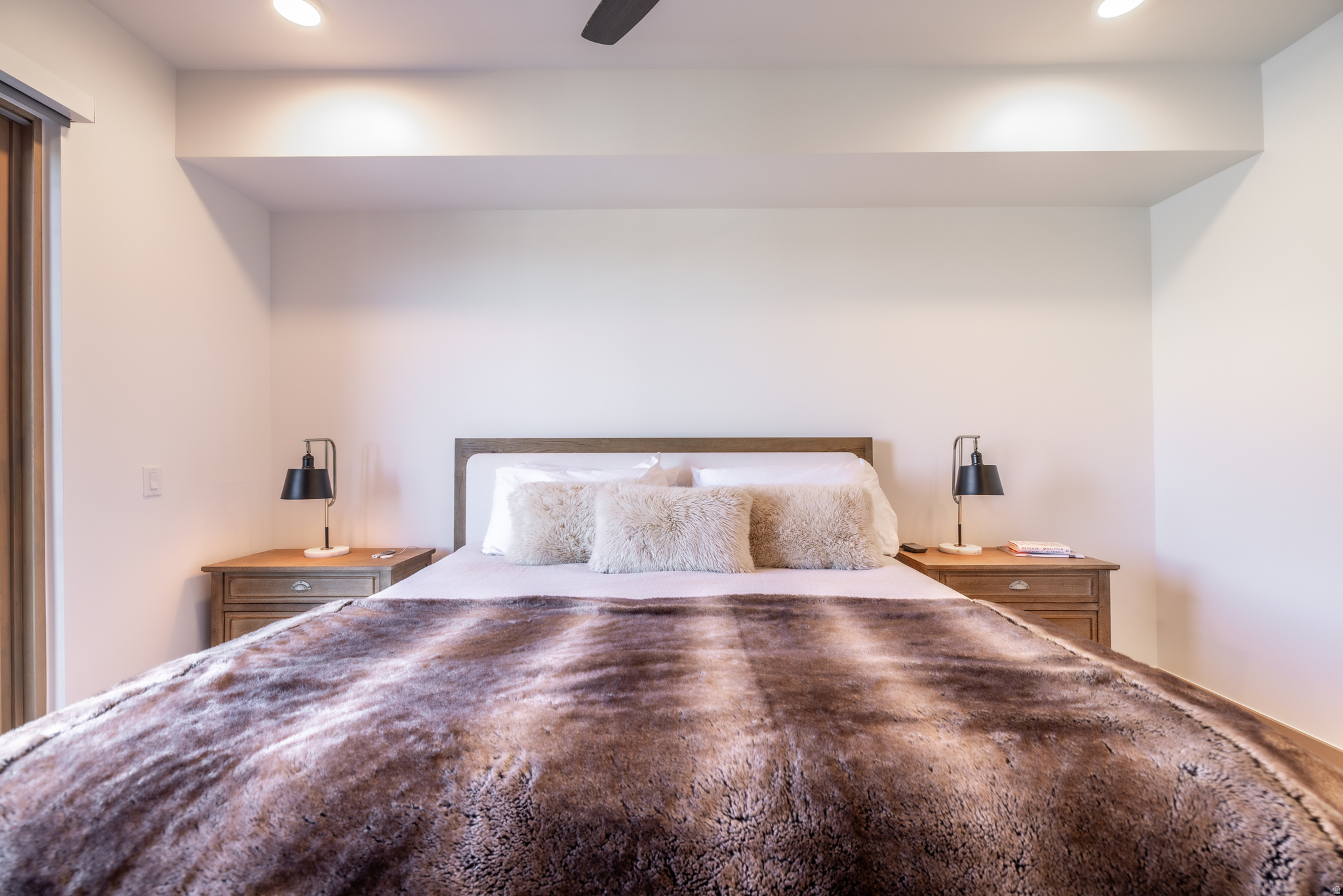 KINGS CROWN - Residential