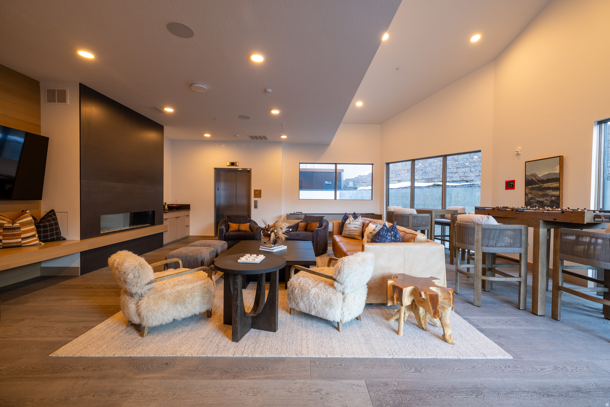 KINGS CROWN - Residential