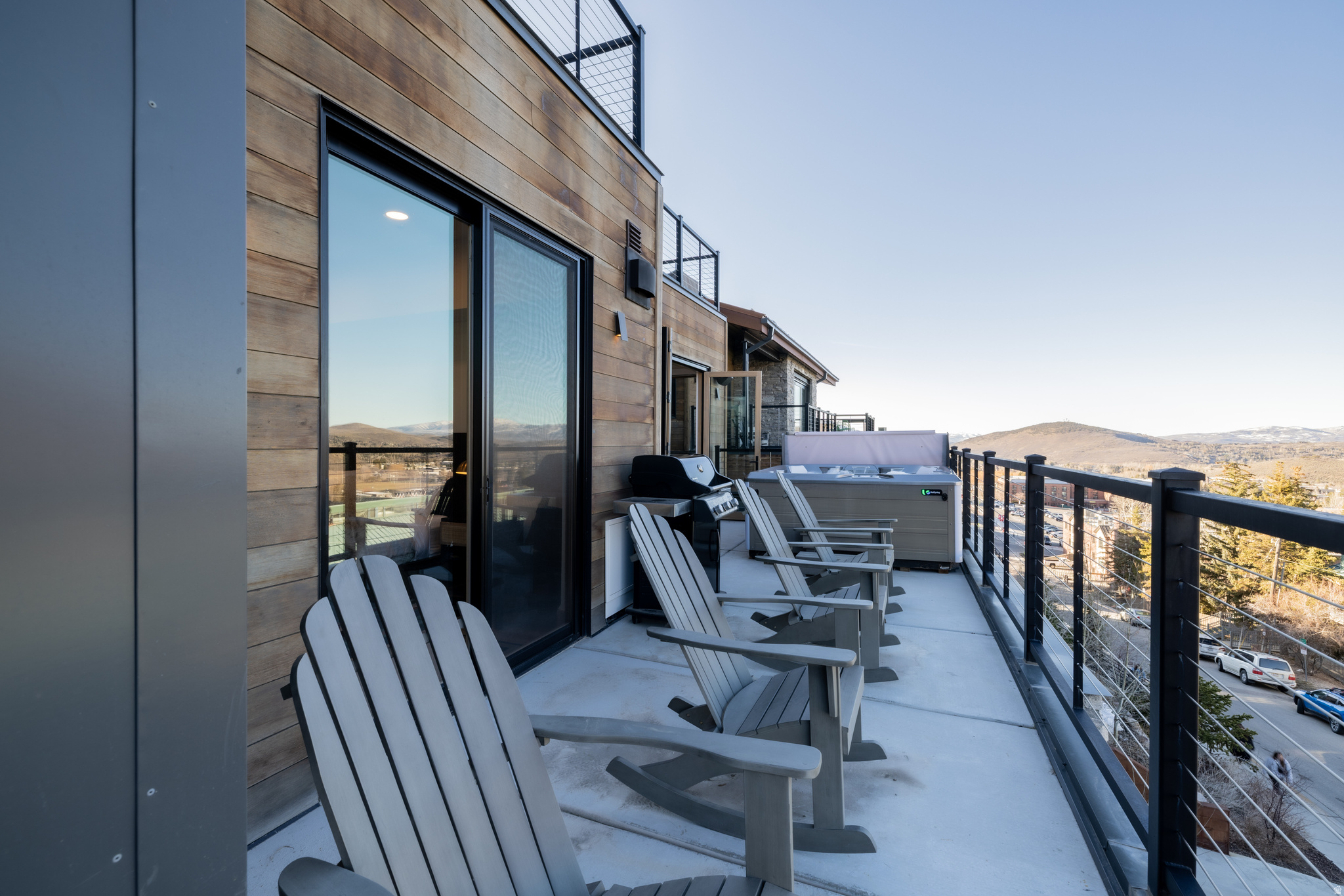 KINGS CROWN - Residential