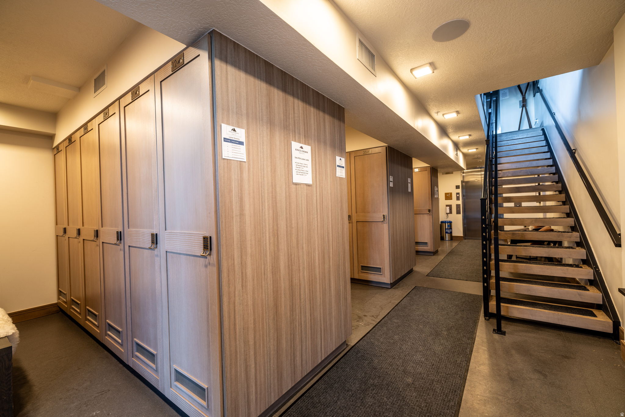 KINGS CROWN - Residential