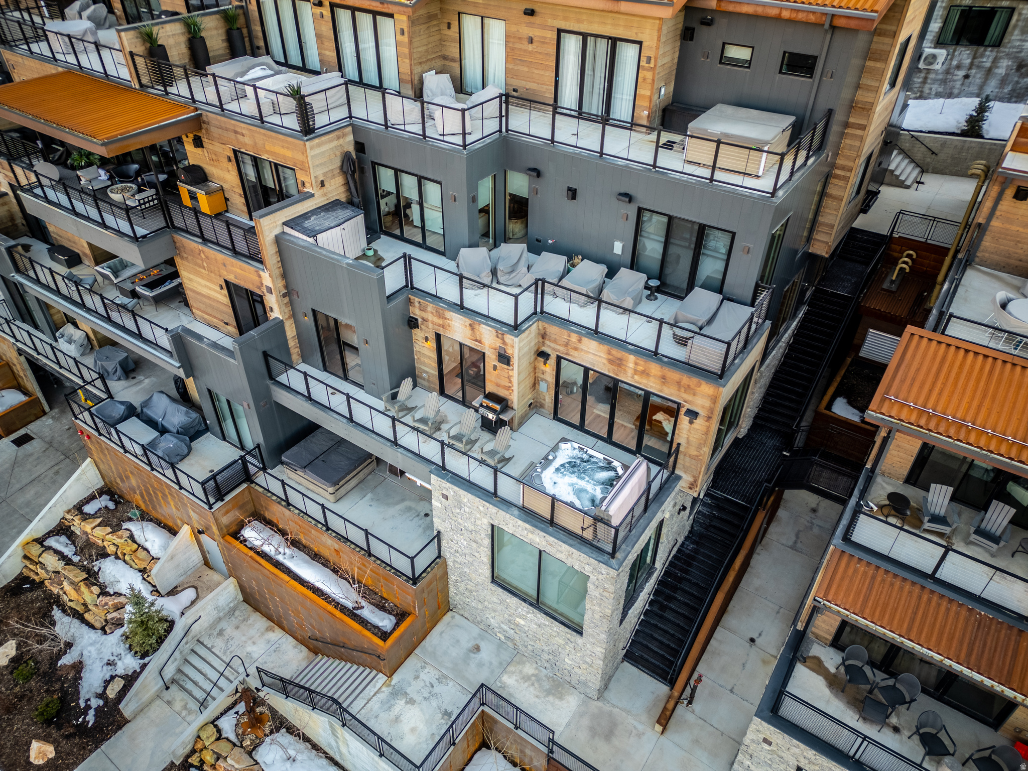 KINGS CROWN - Residential