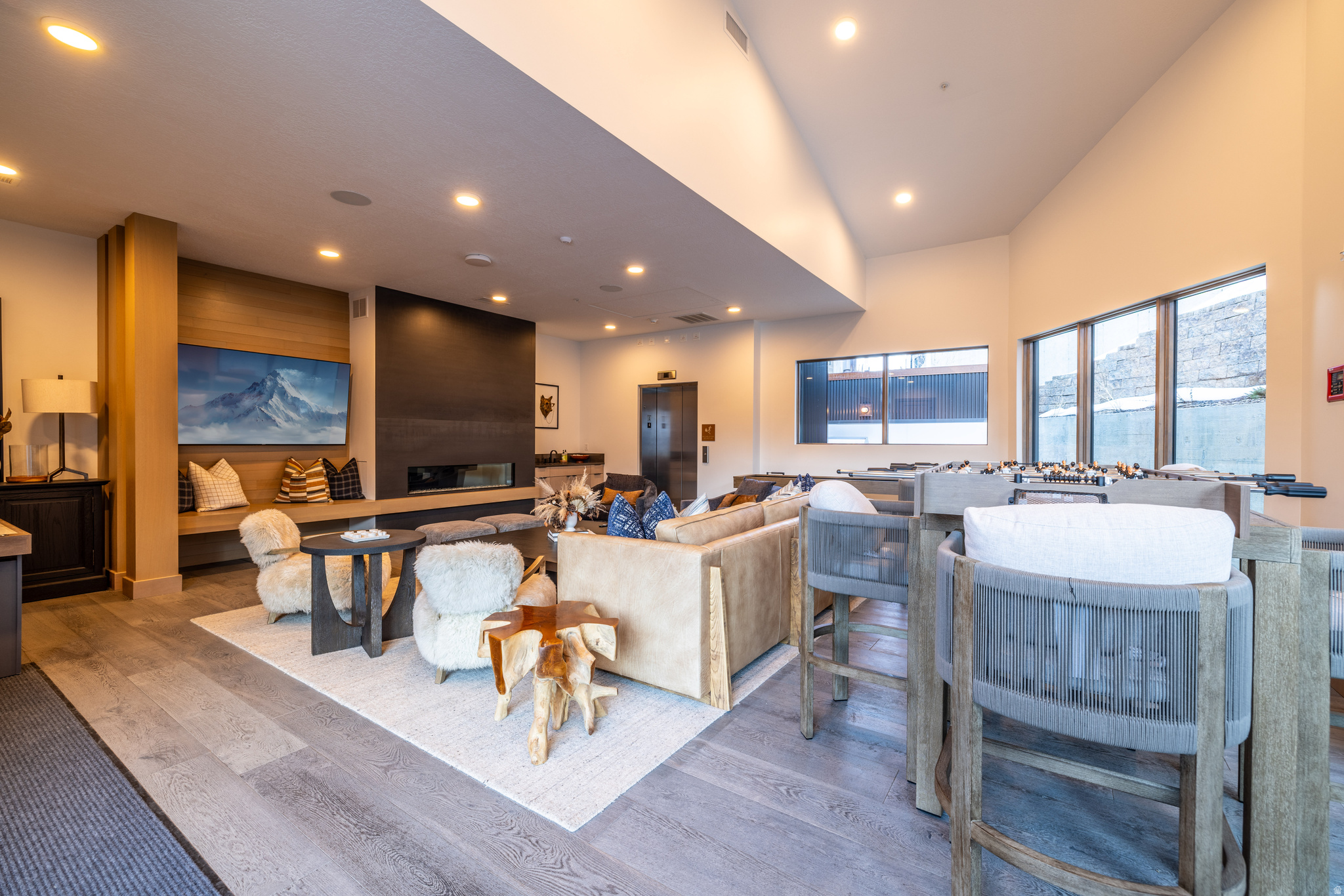 KINGS CROWN - Residential