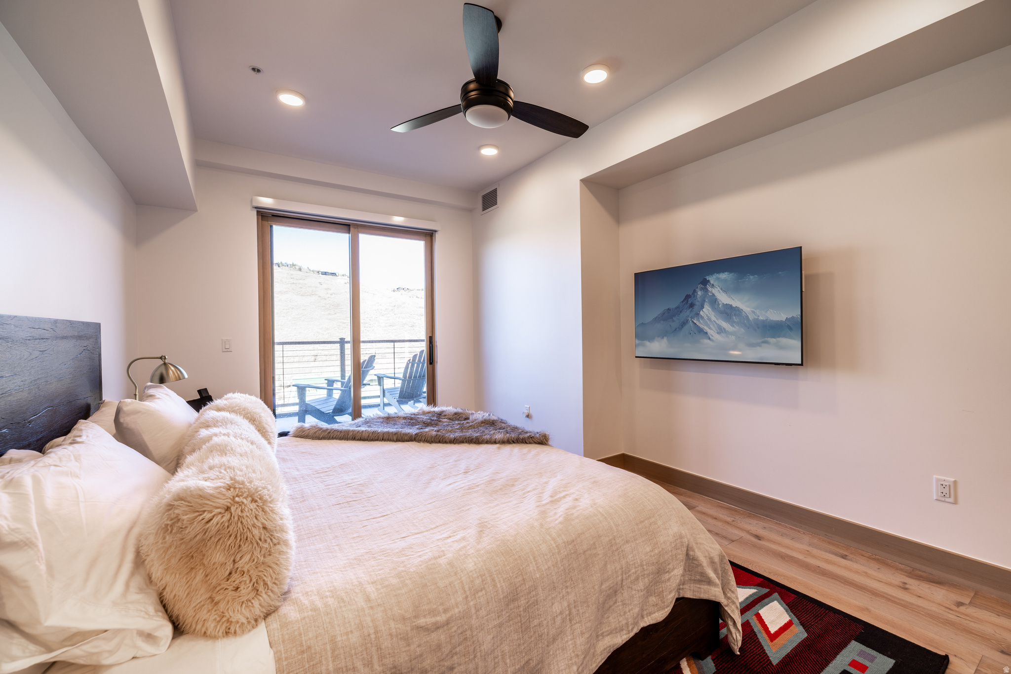 KINGS CROWN - Residential