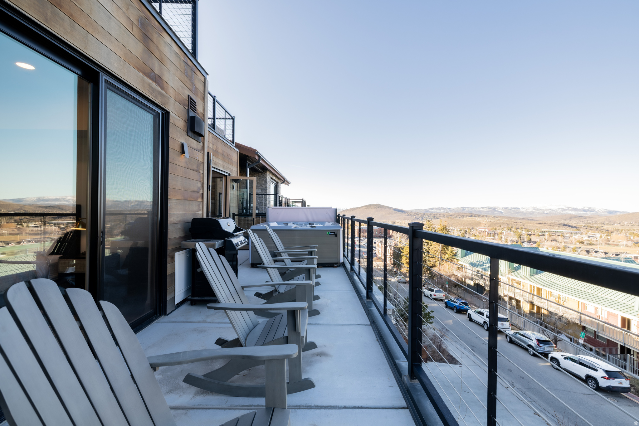 KINGS CROWN - Residential