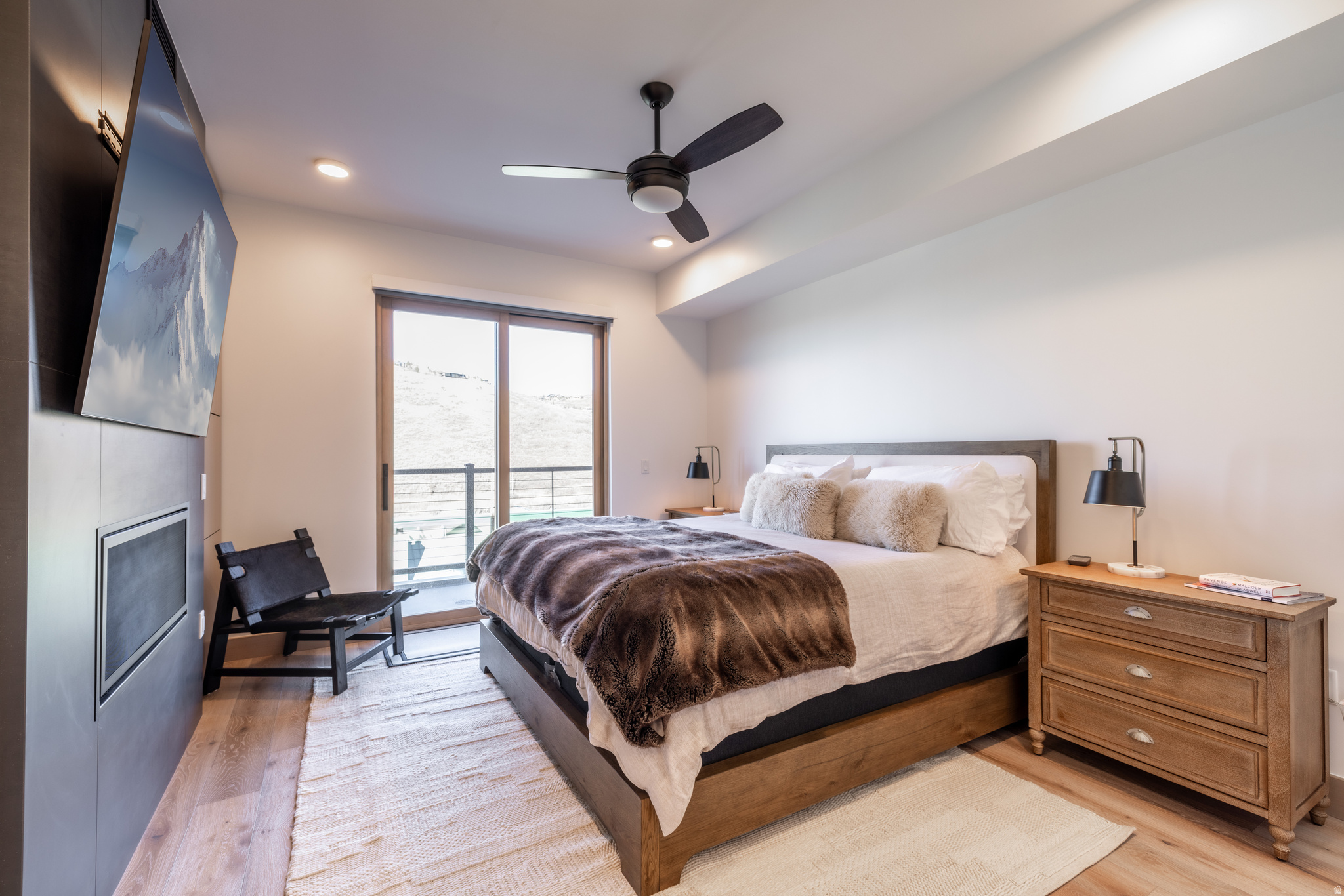 KINGS CROWN - Residential